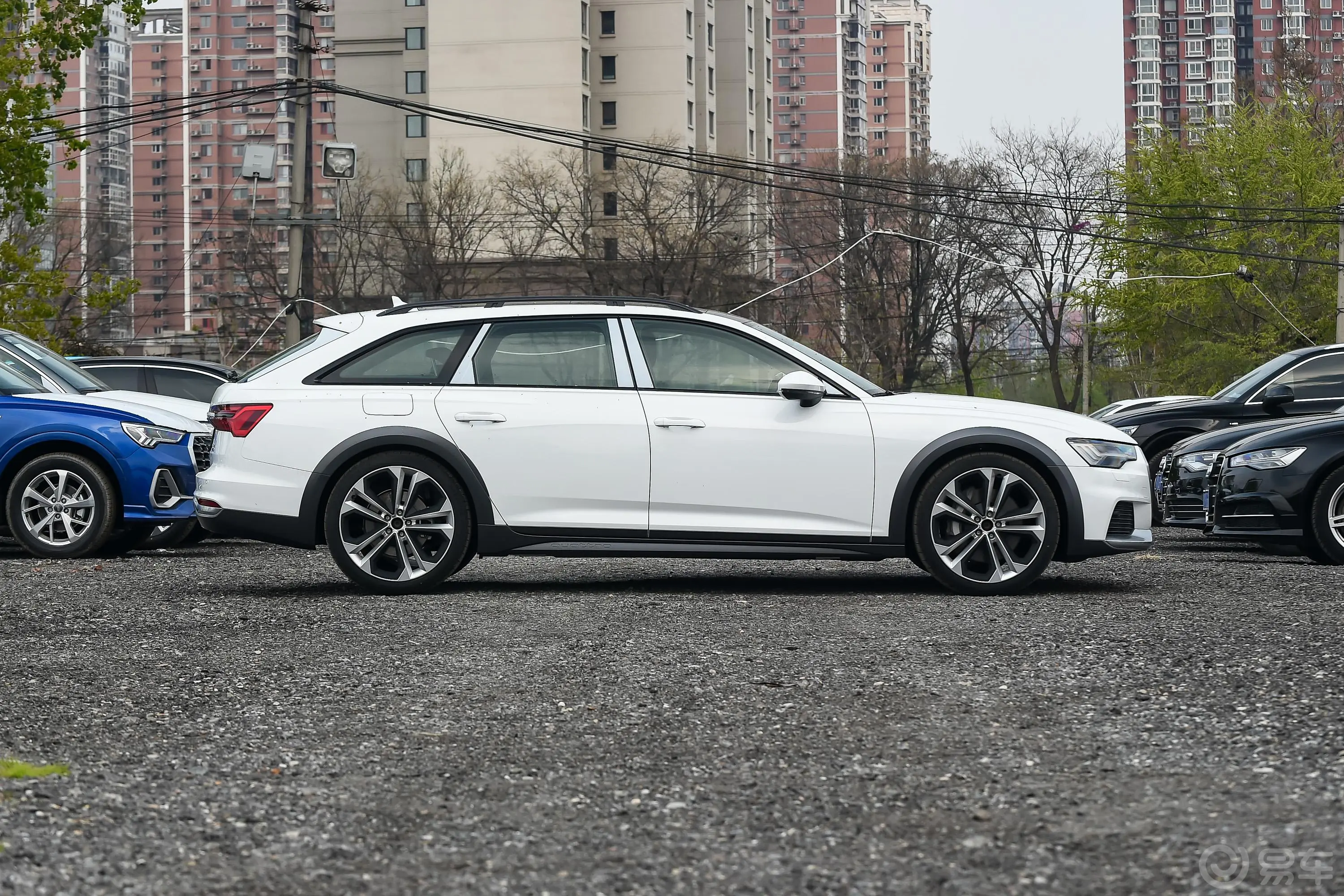 奥迪A6Allroad quattro 探索家 55 TFSI 尊享越野型外观