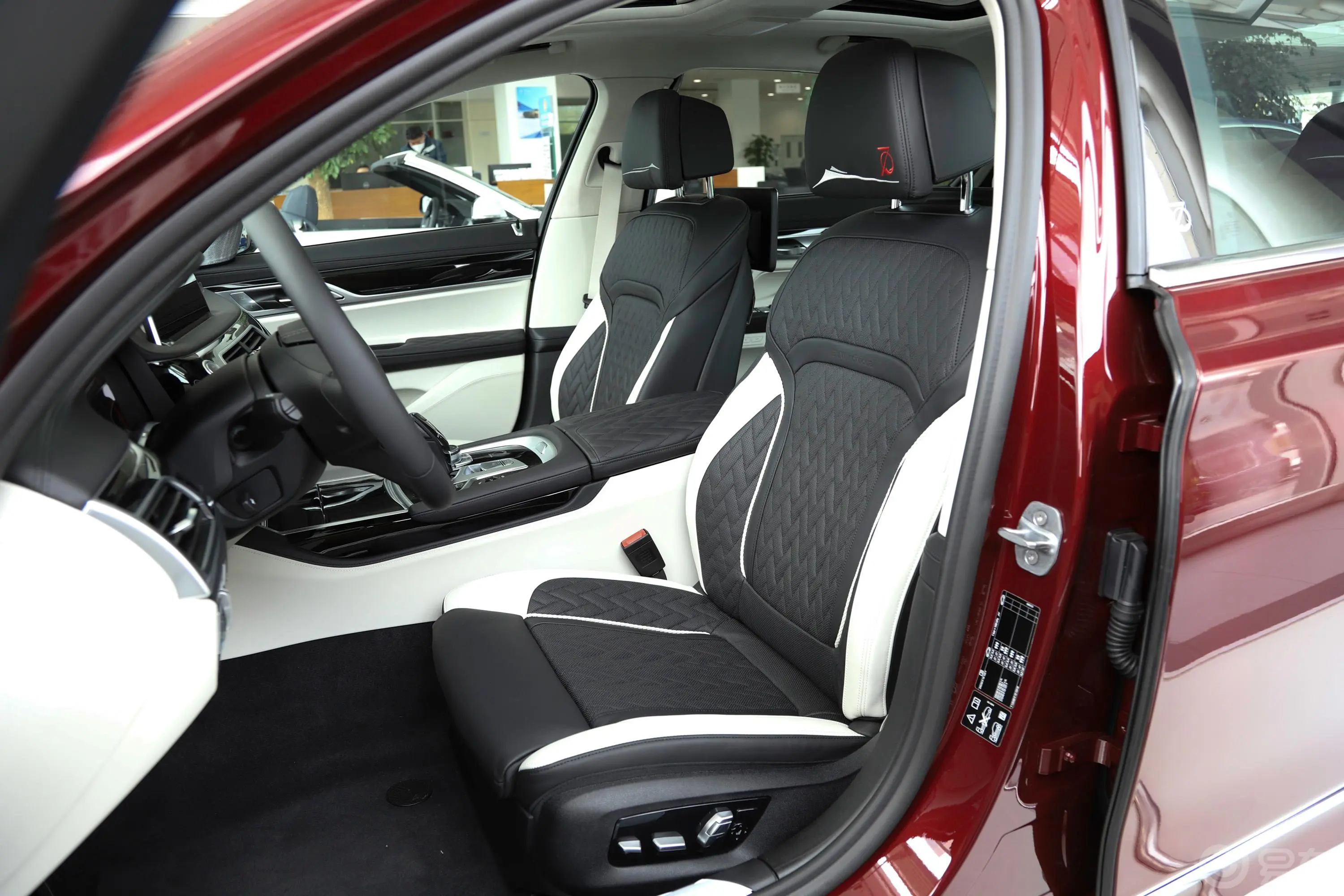 宝马7系改款 740Li xDrive 华彩定制限量版驾驶员座椅