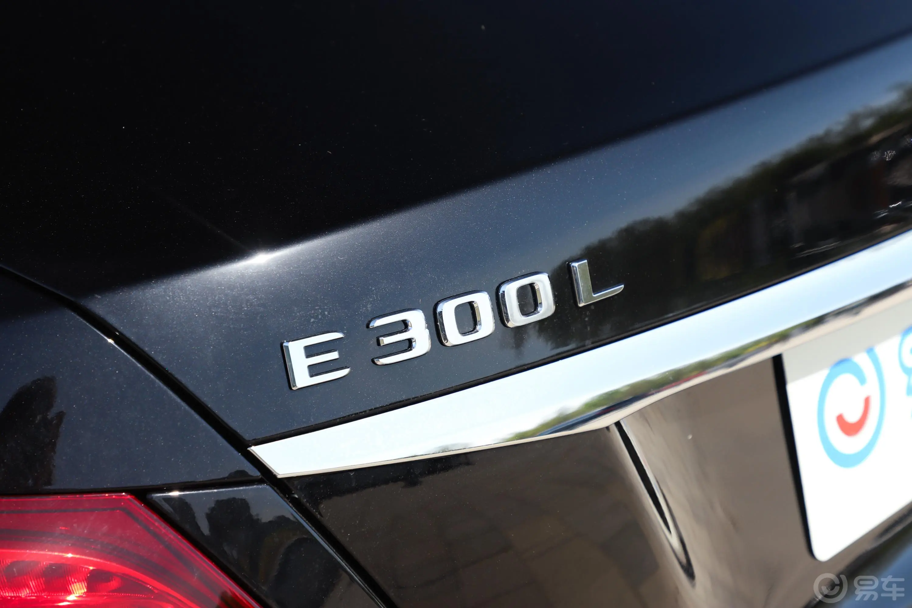 奔驰E级改款 E 300 L 殊享版外观