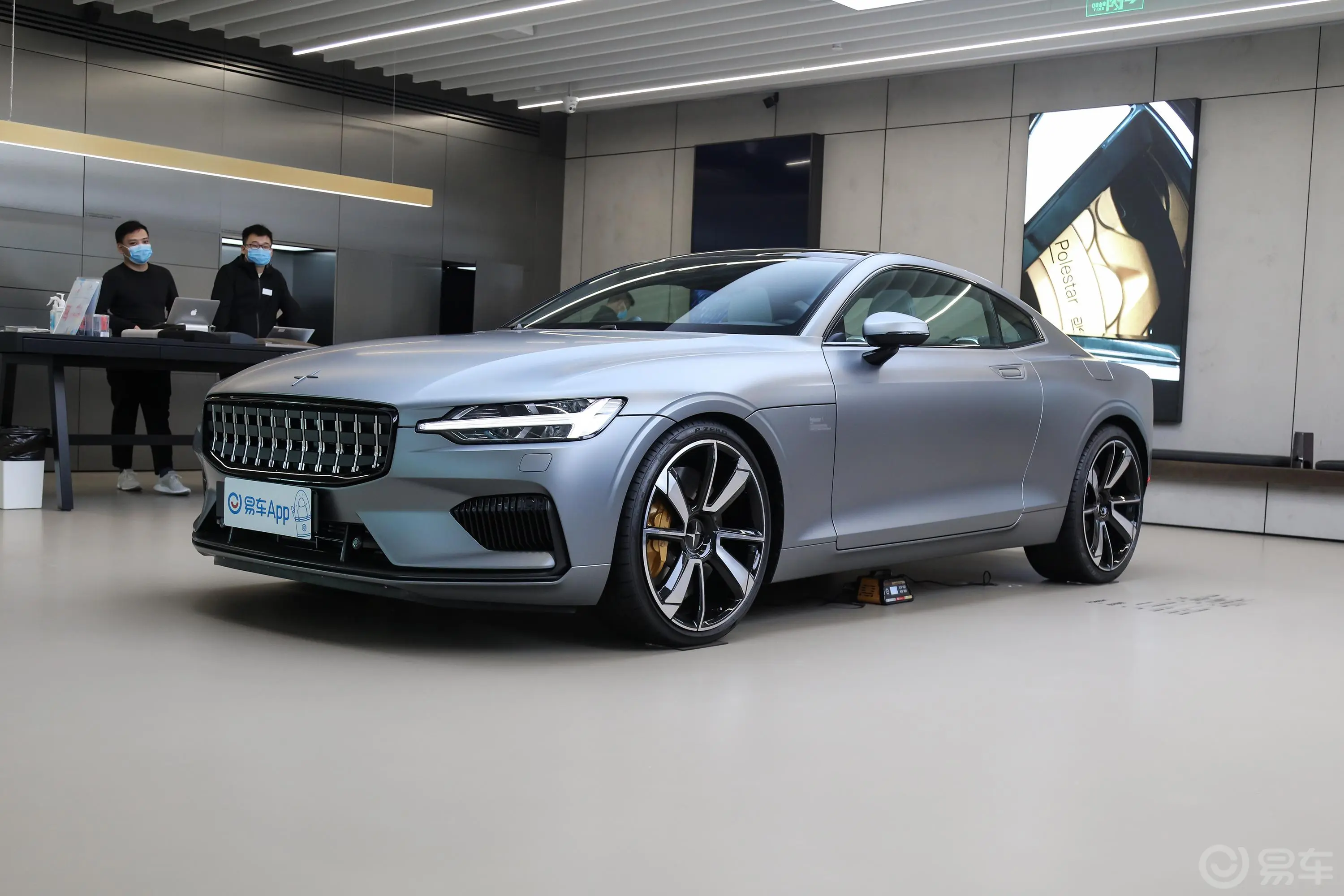 Polestar 12.0T 135km 标准型侧前45度车头向左水平