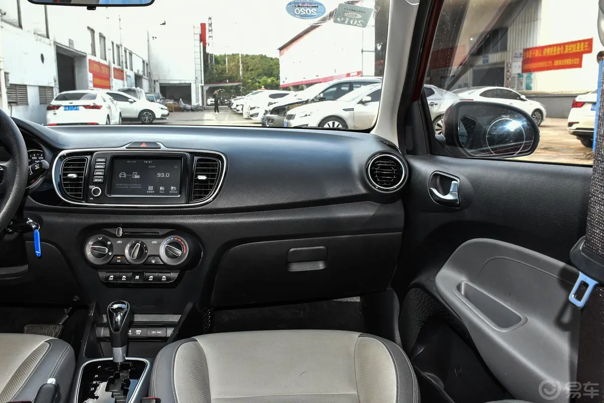 焕驰1.4L 自动 Deluxe 豪华版 国V驾驶位区域