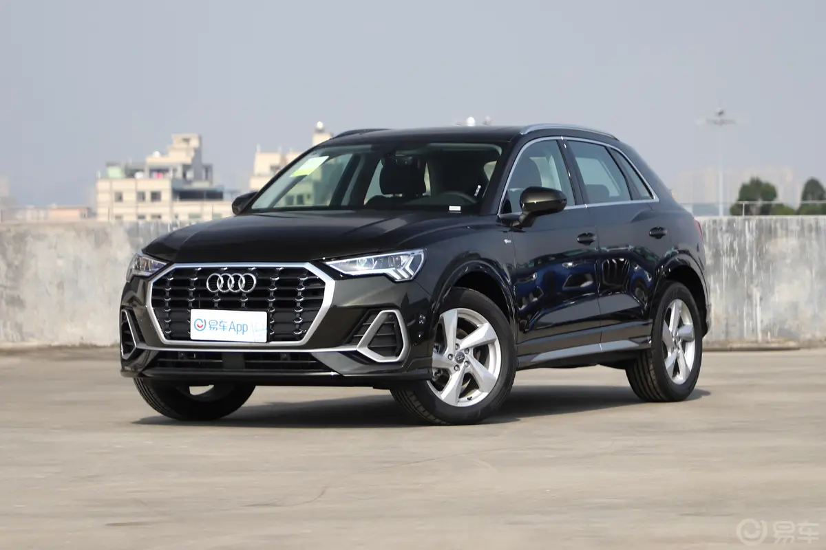 奥迪Q335 TFSI 进取动感型外观