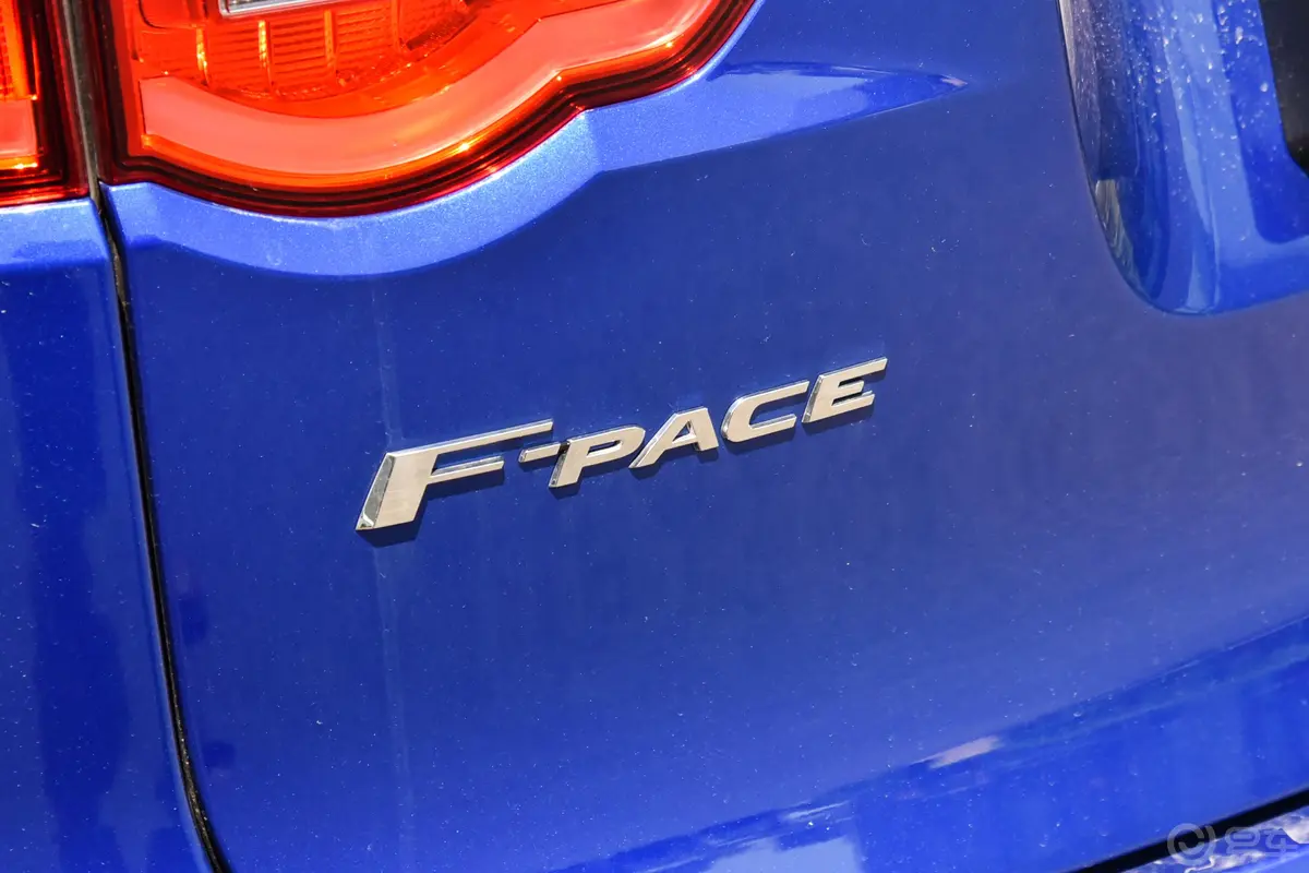 捷豹F-PACE2.0T 都市尊享版外观