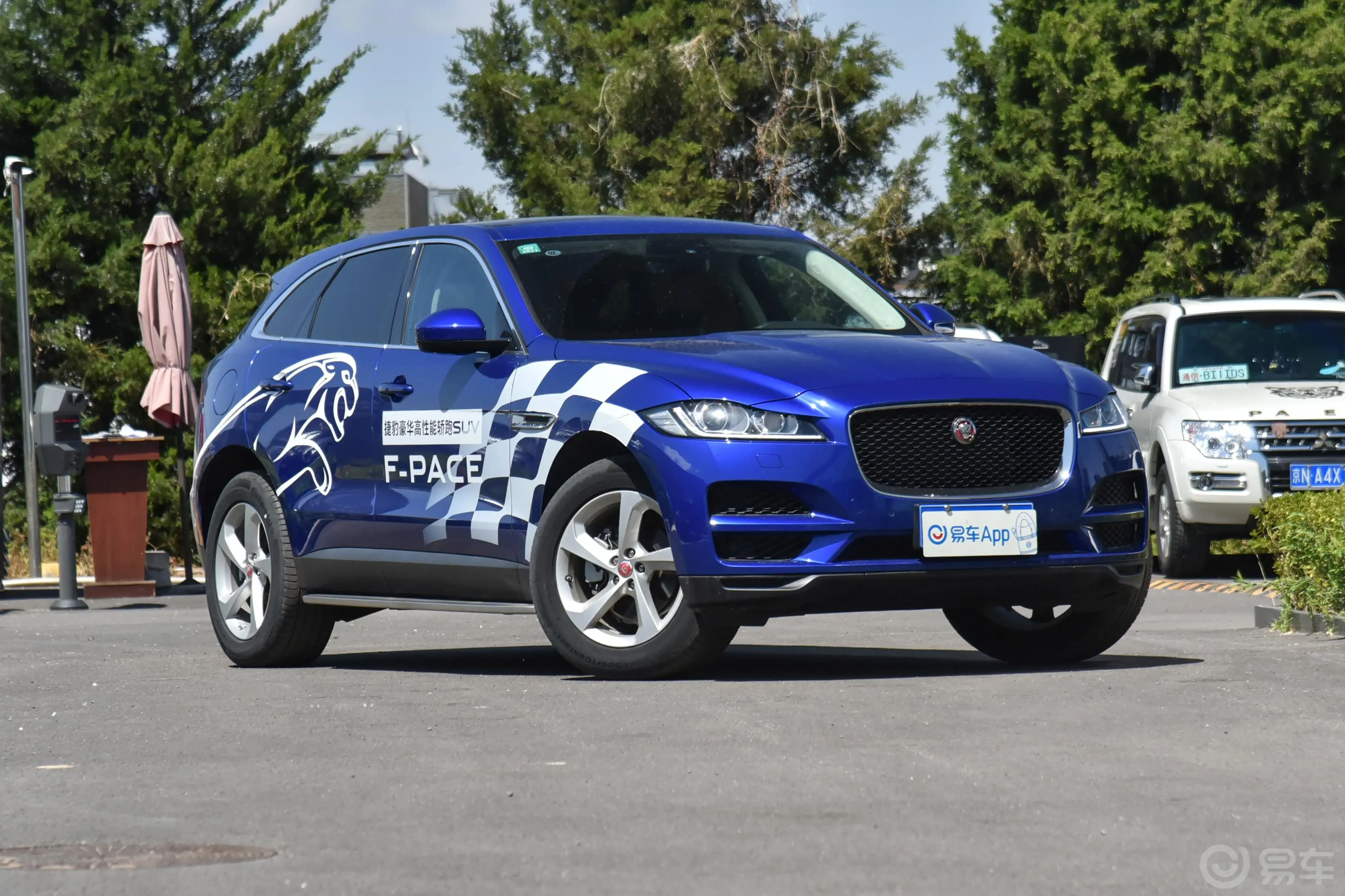 捷豹F-PACE2.0T 都市尊享版外观