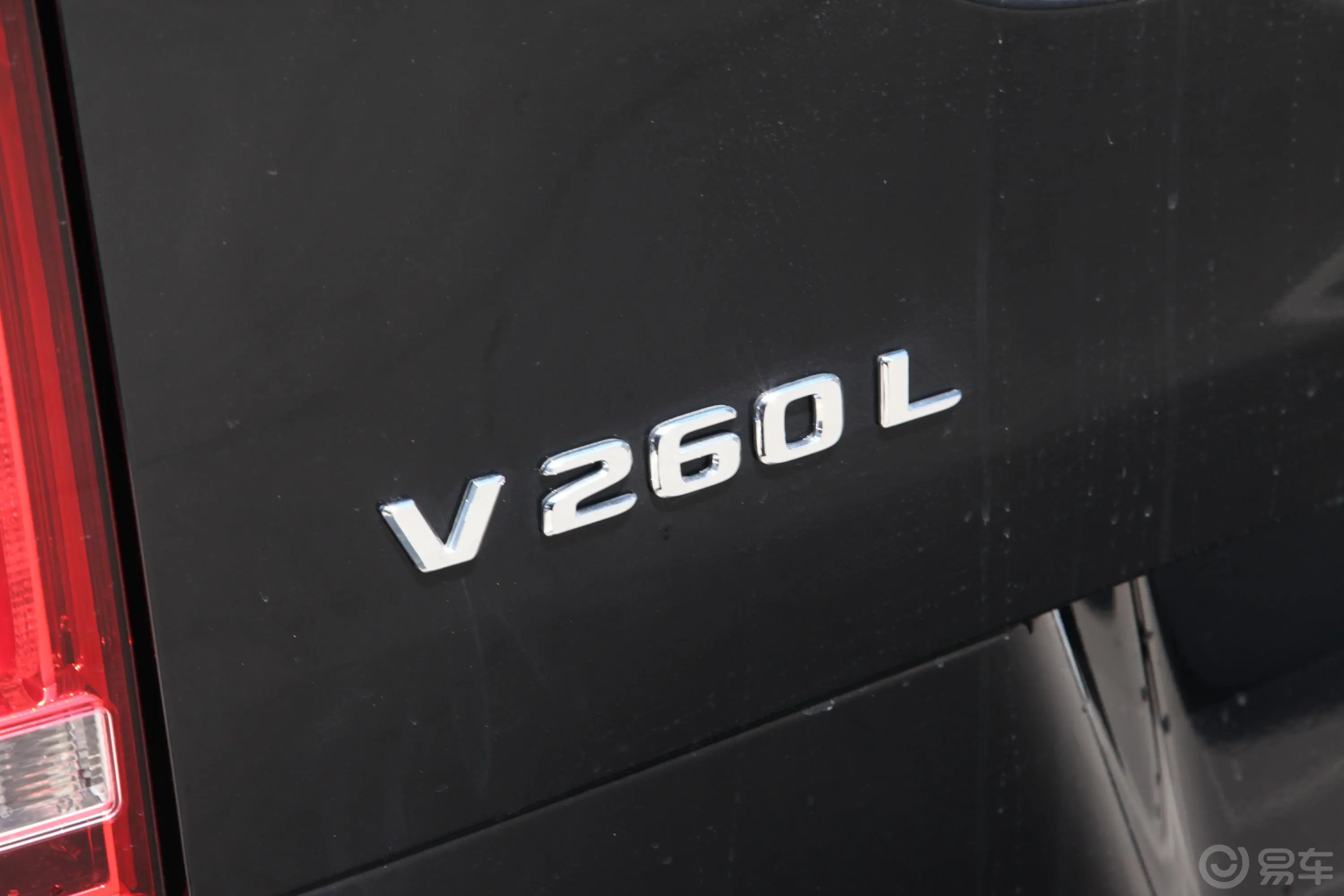 奔驰V级V 260 L 尊贵加长版 国VI外观