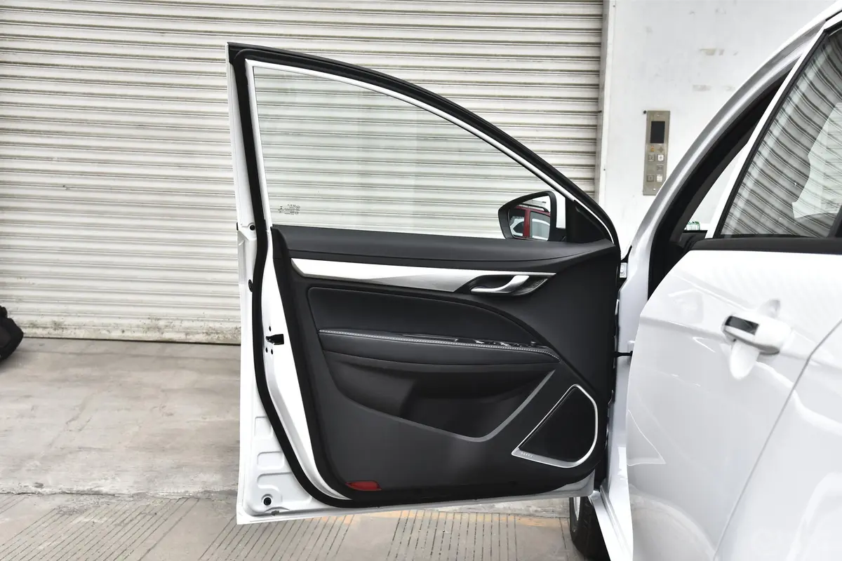 帝豪1.5L 手动 舒适型驾驶员侧前车门