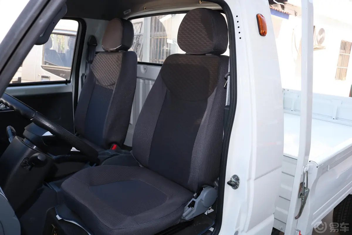 赛菱F3-1系列 1.5L 手动 单排单后轮 栏板微卡驾驶员座椅