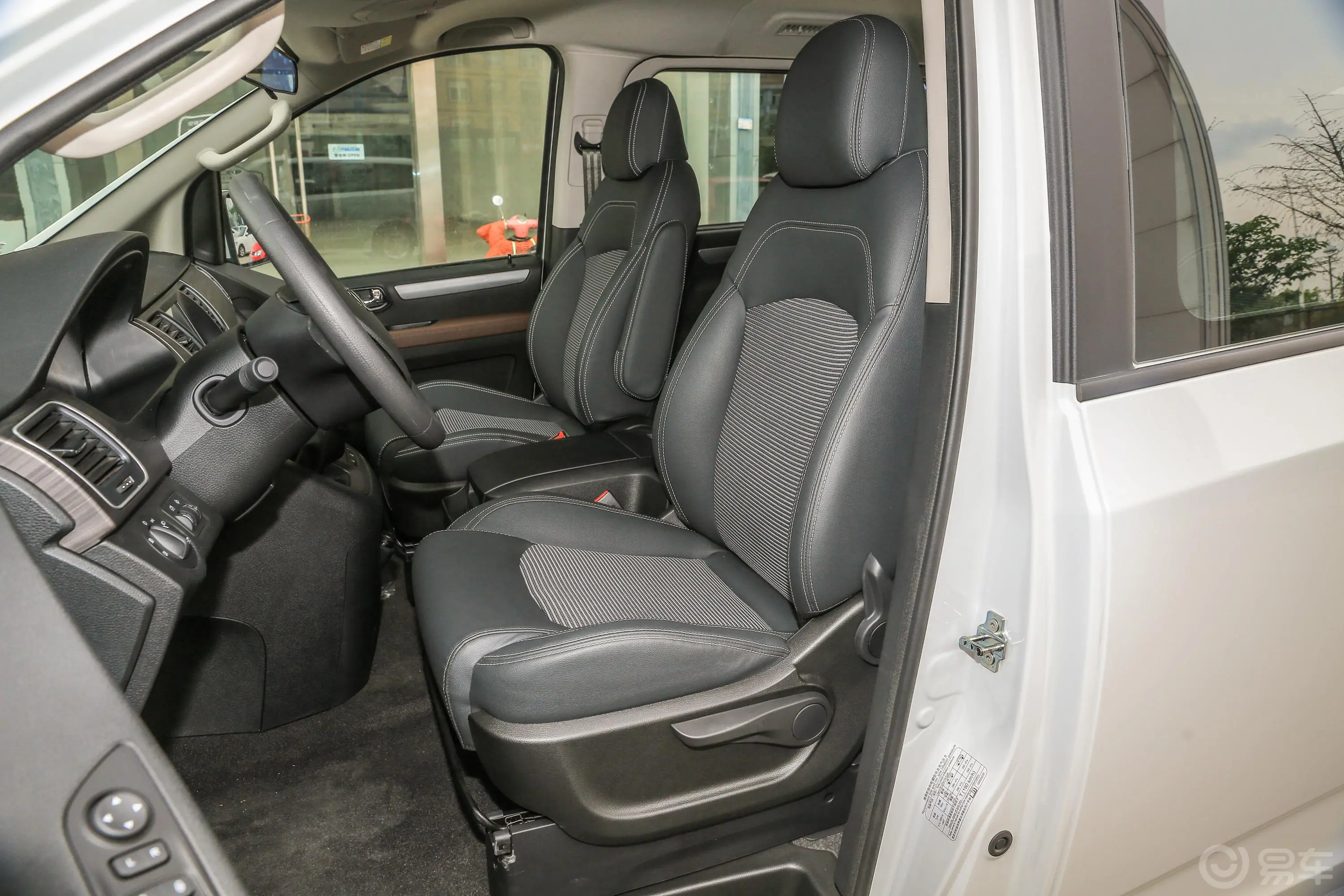 大通G10改款 PLUS 1.9T 手动 精英版 柴油 国V驾驶员座椅