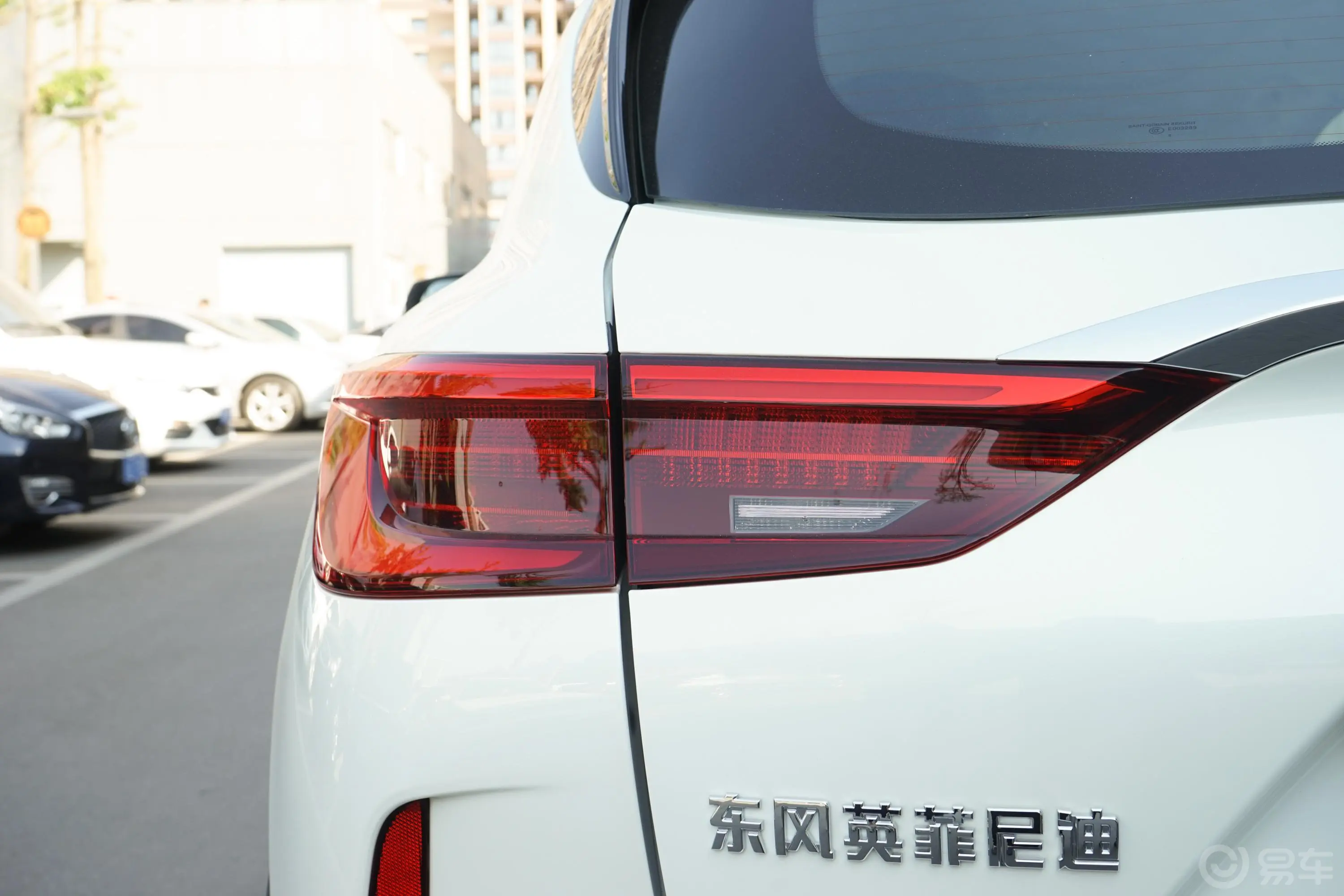 英菲尼迪QX502.0T 两驱 时尚版外观