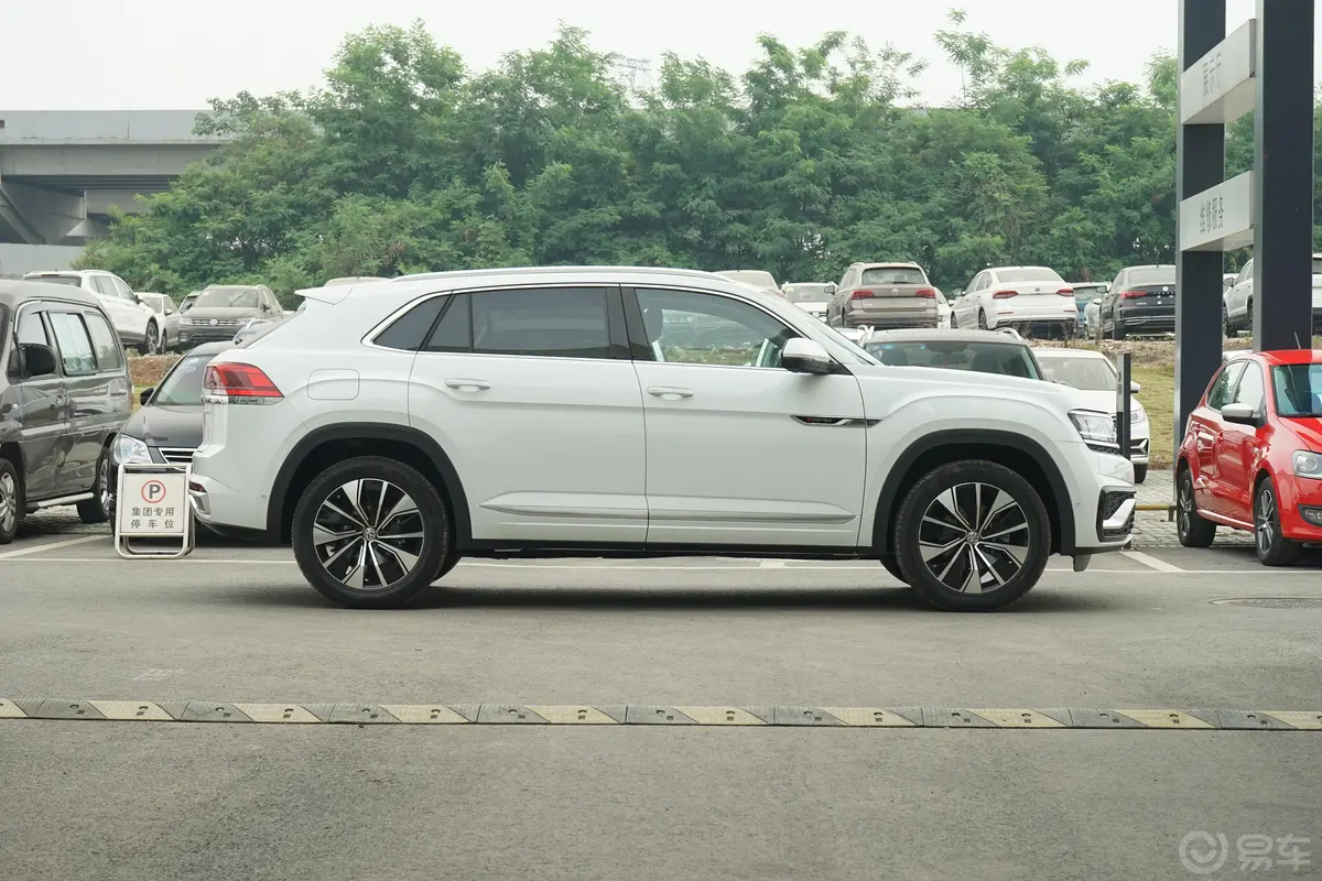 途昂X380TSI 四驱 尊崇豪华版外观