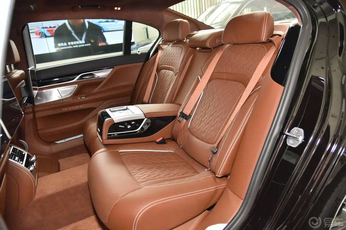 宝马7系改款 750Li xDrive V8 豪华套装后排座椅