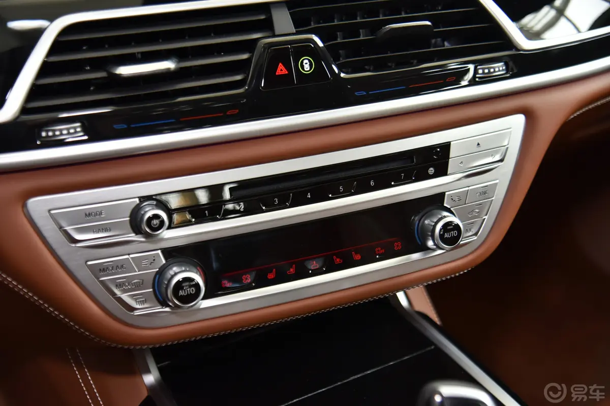 宝马7系改款 750Li xDrive V8 豪华套装音响