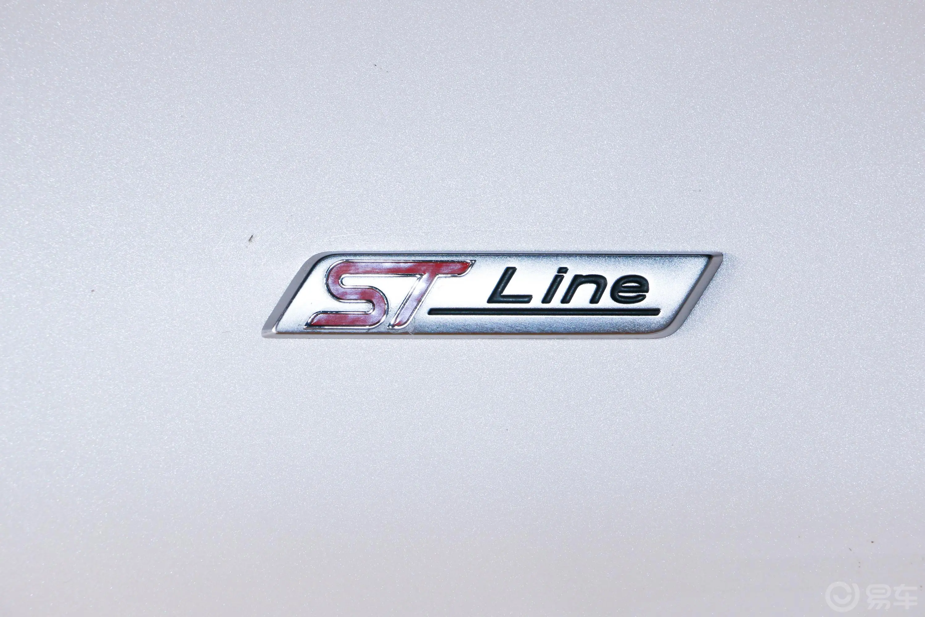 探险者EcoBoost 285 四驱运动版ST-Line 6座外观