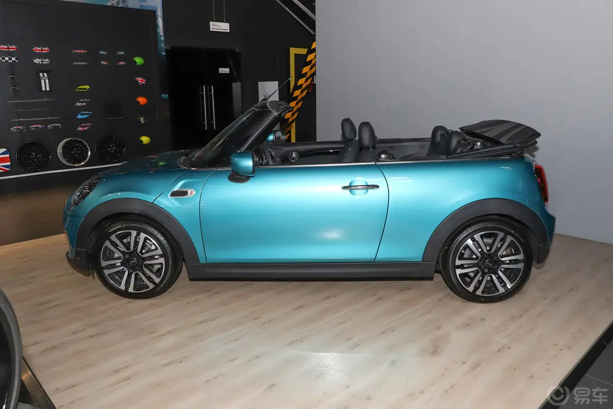 MINI CABRIO1.5T COOPER CABRIO 艺术家正侧车头向左水平