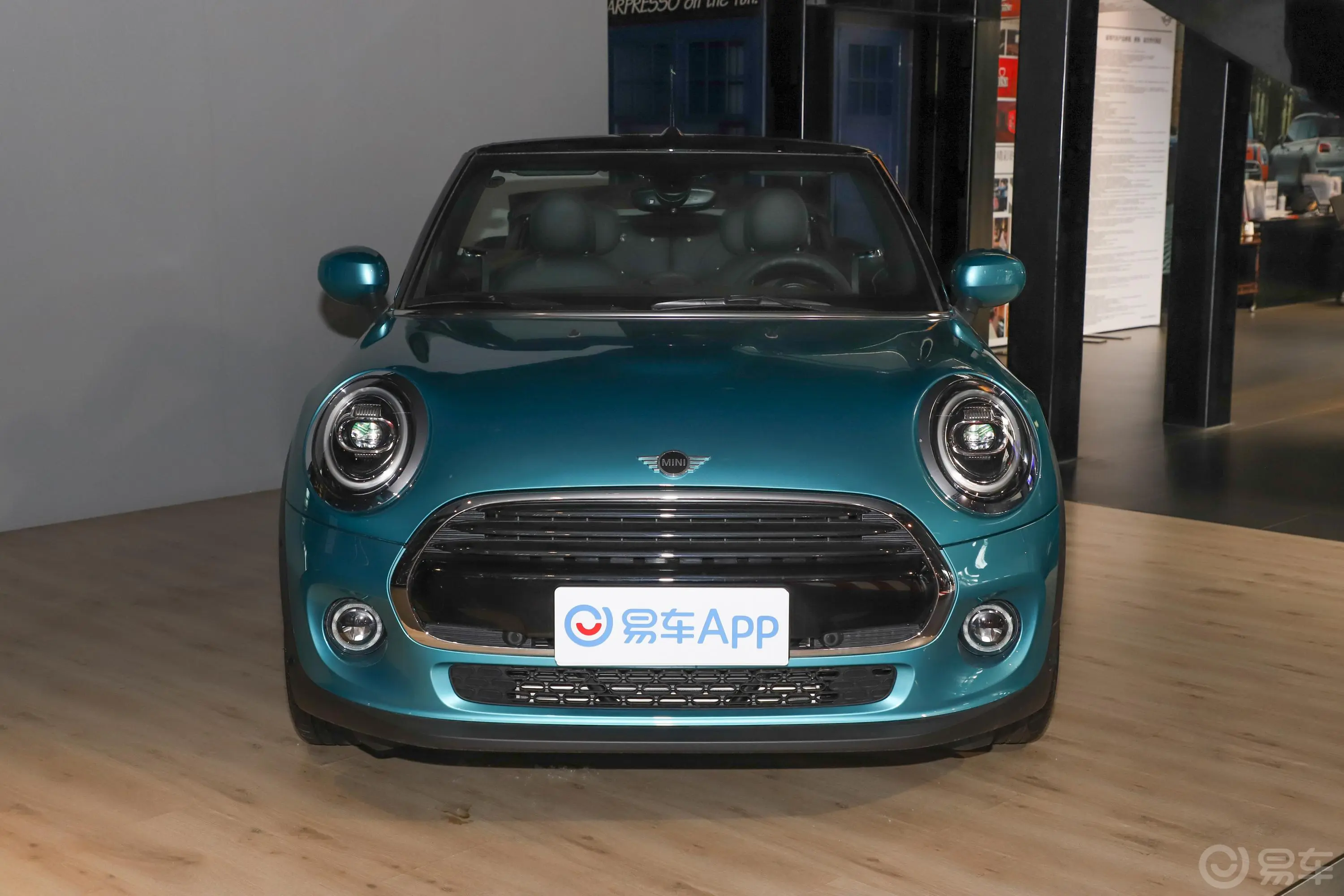 MINI CABRIO1.5T COOPER CABRIO 艺术家正前水平