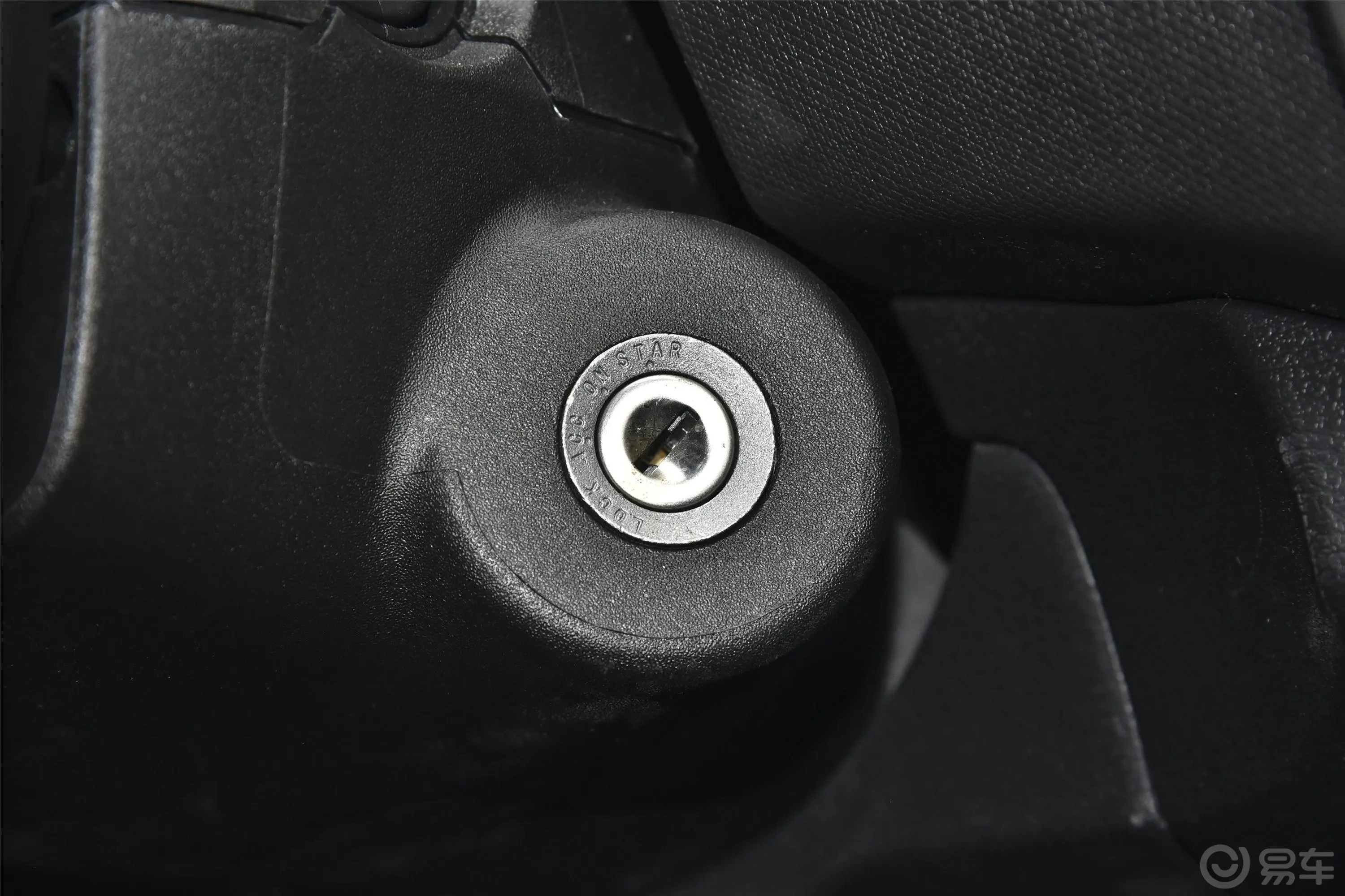 斯派卡1.5L 手动 舒适型钥匙孔或一键启动按键