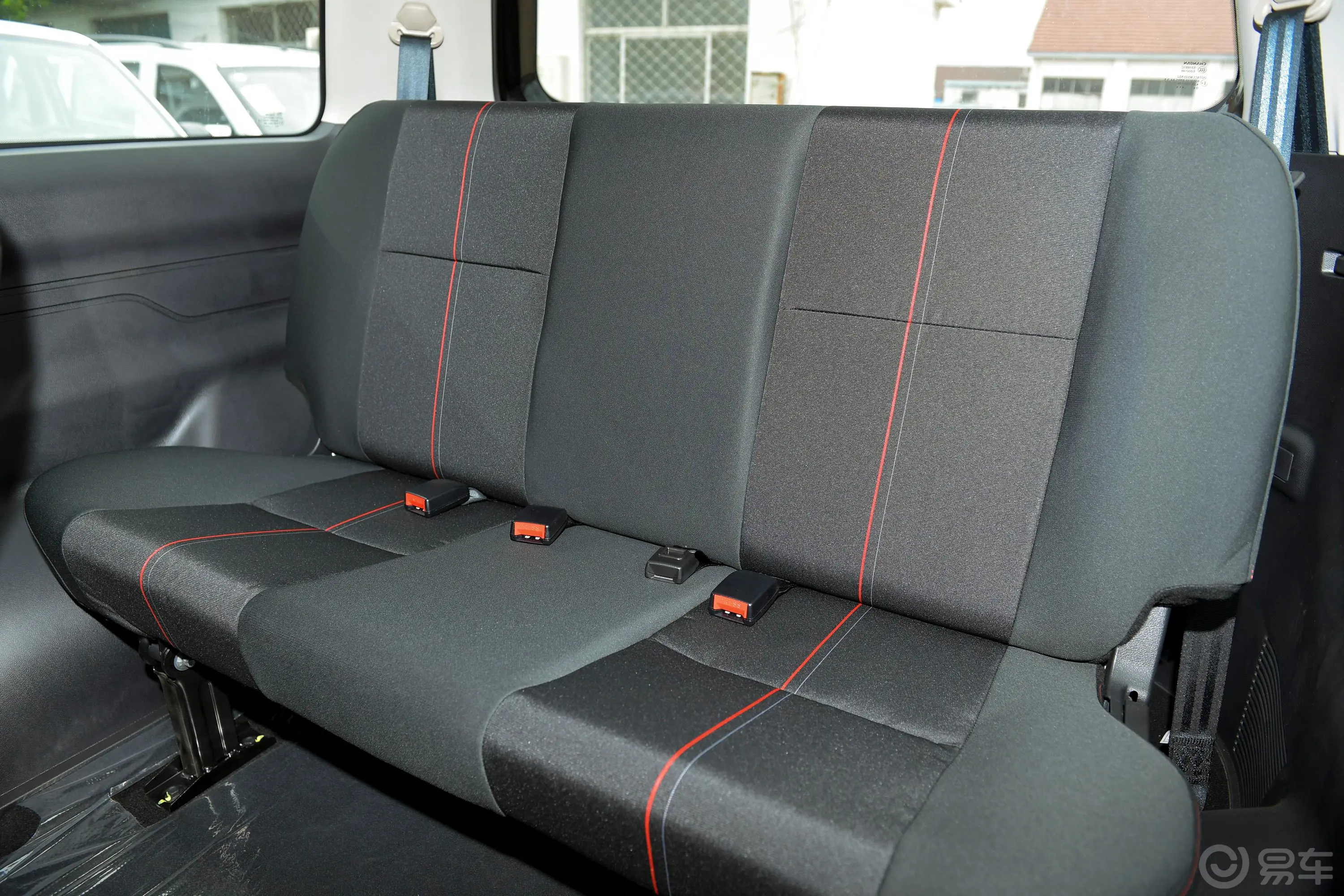 长安欧尚X70A1.5L 手动 标准型第三排座椅