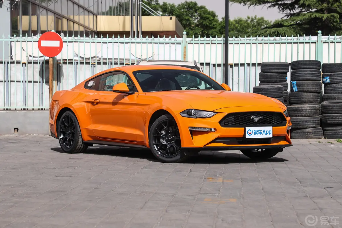 Mustang2.3L EcoBoost侧前45度车头向右水平