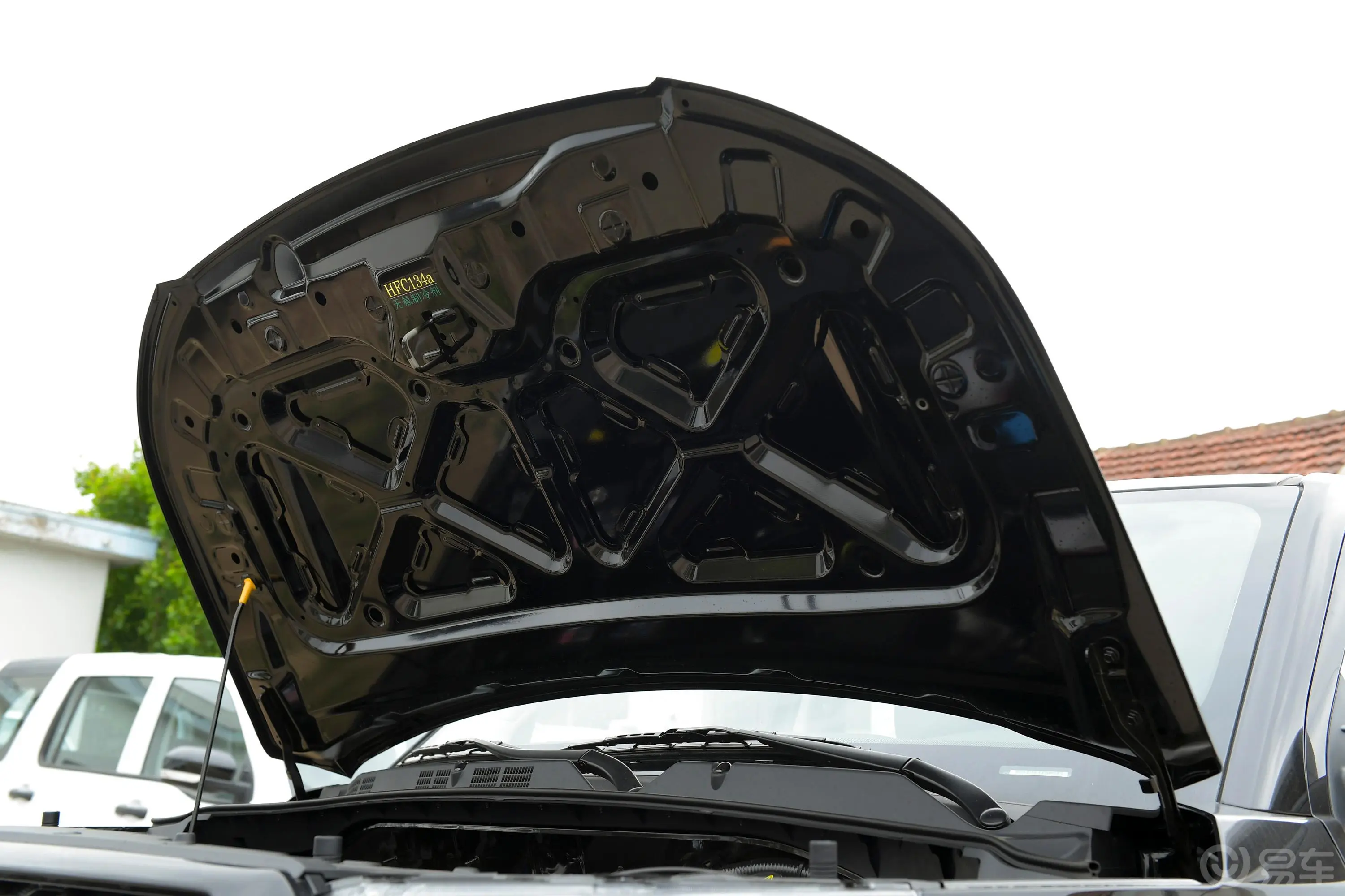 长安欧尚X70A1.5L 手动 经典型发动机舱盖内侧