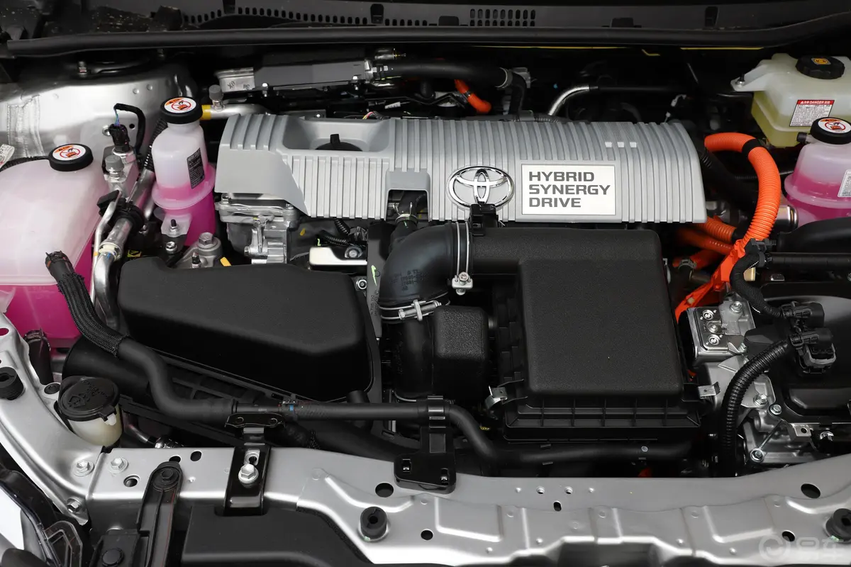 卡罗拉 双擎E+1.8L E-CVT 领先版发动机特写