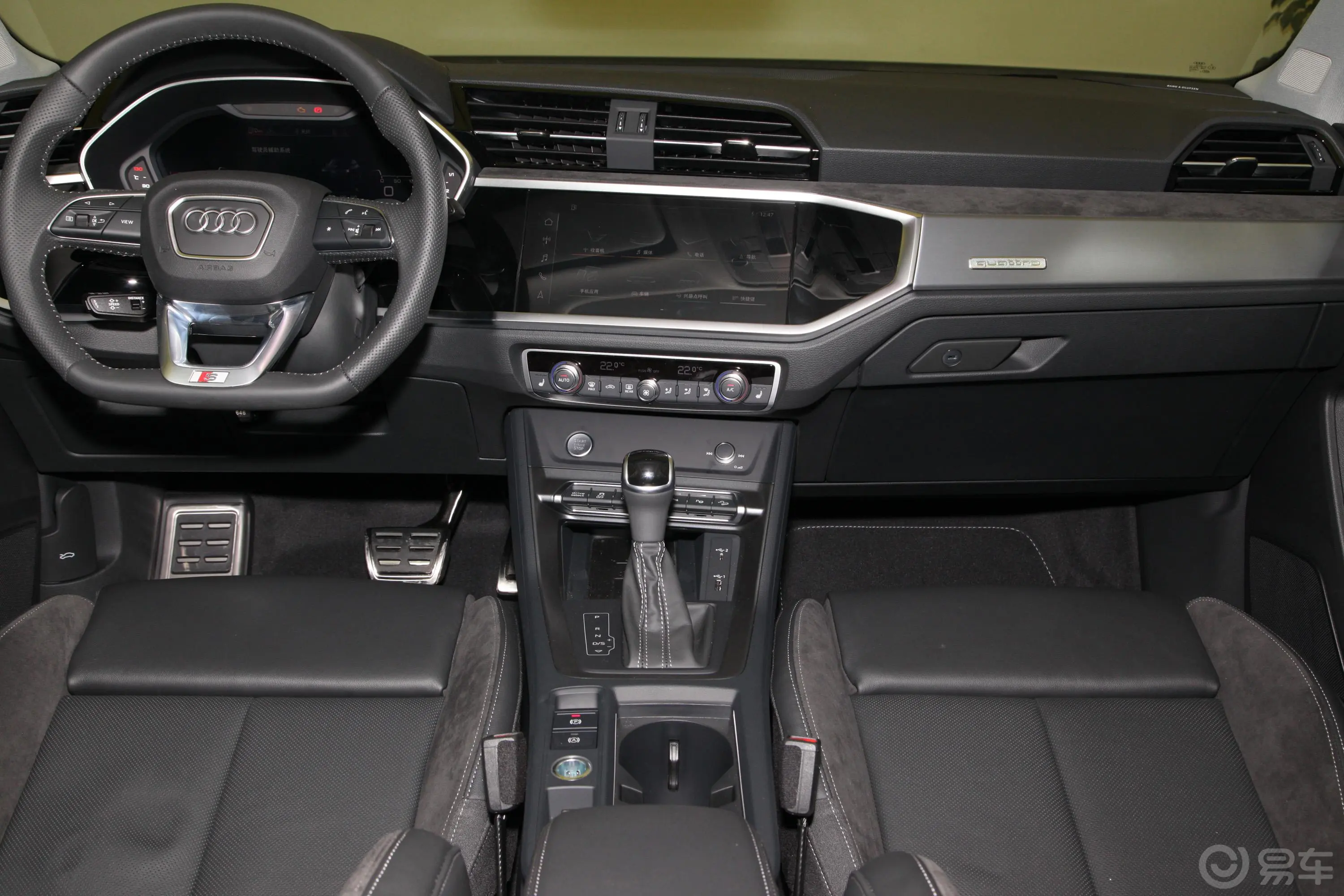 奥迪Q3 Sportback45 TFSI quattro 豪华型中控台整体