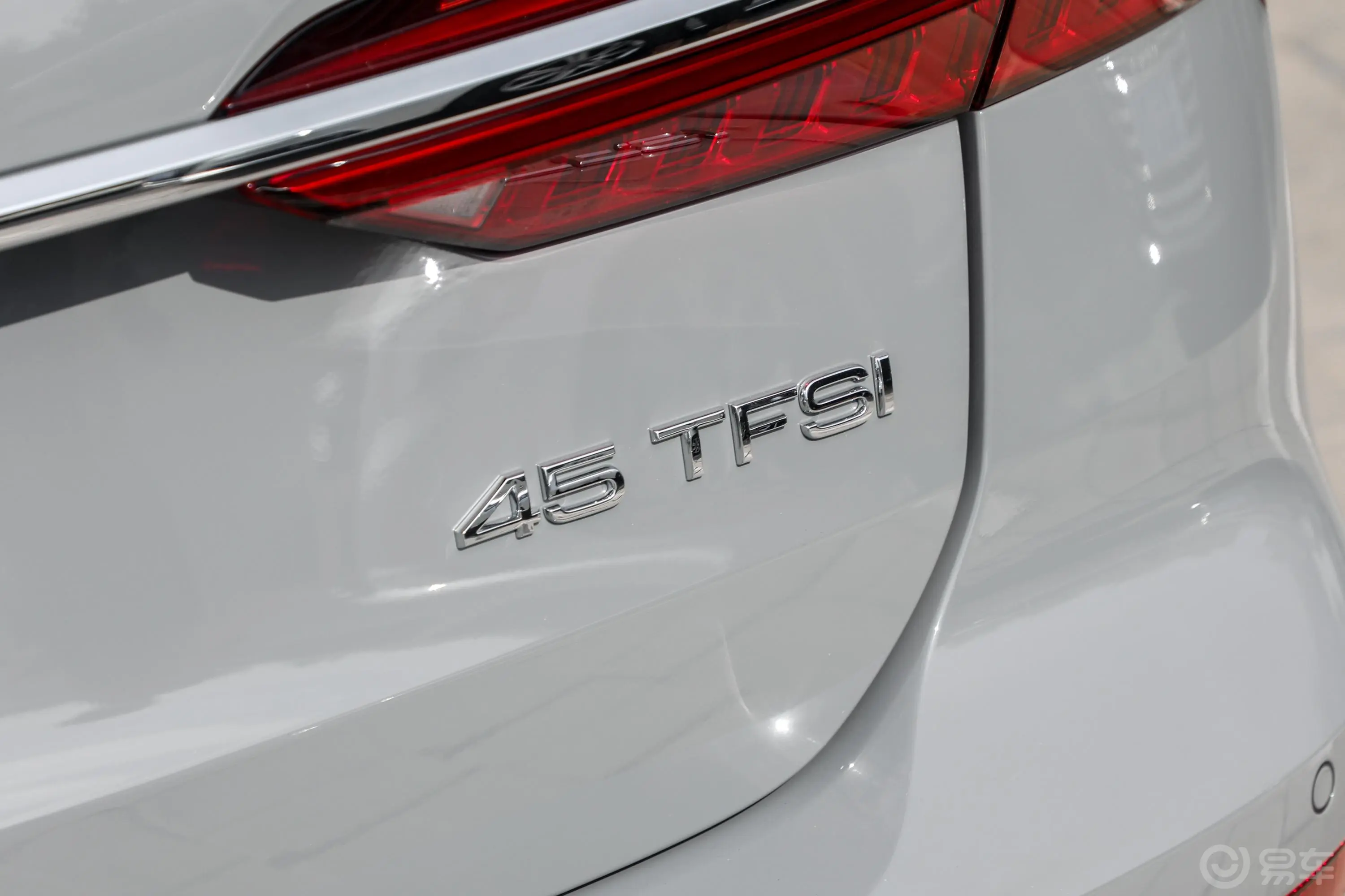 奥迪A6Avant 先锋派 45 TFSI 臻选动感型外观