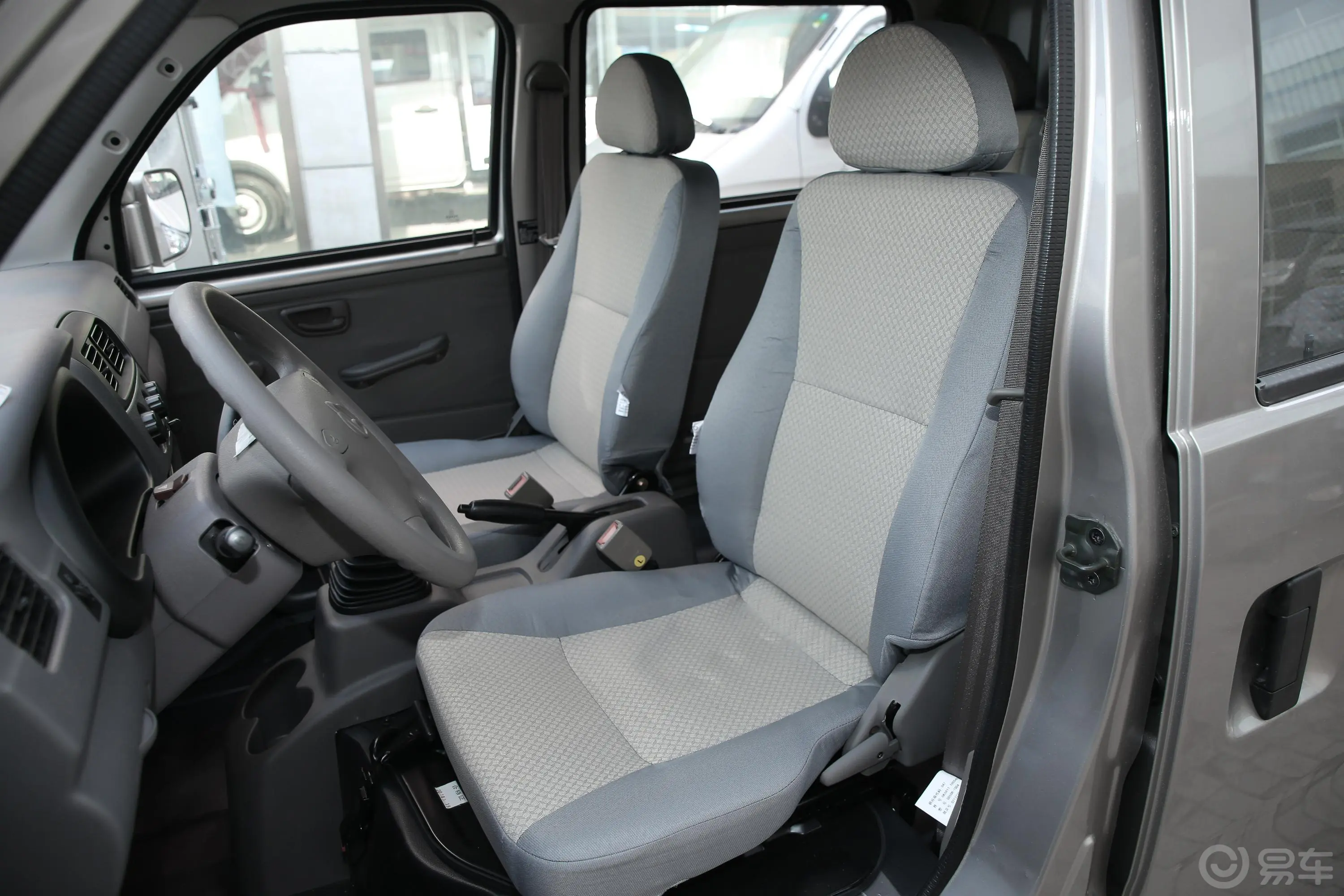 长安V3厢式运输车N1 1.2L 双排 标准版(4.04米长)SC5021XXYLQ62 汽油 国VI驾驶员座椅