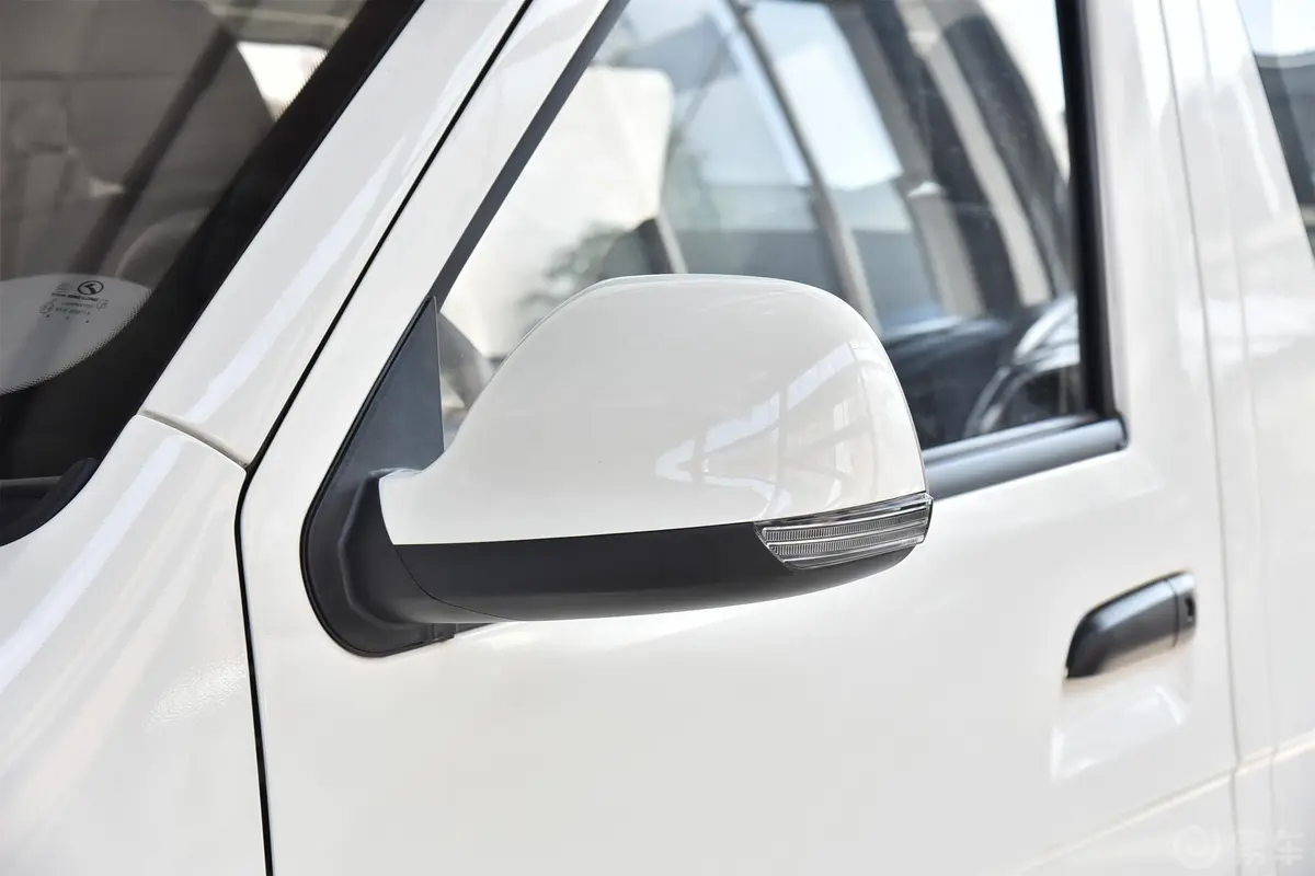 凯锐浩克V22 2.2L 手动 平顶标准型 6-9座 国V主驾驶后视镜背面