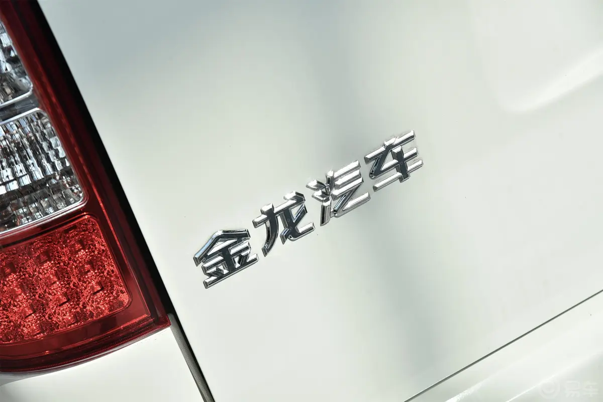 凯锐浩克V22 2.2L 手动 平顶标准型 6-9座 国V外观