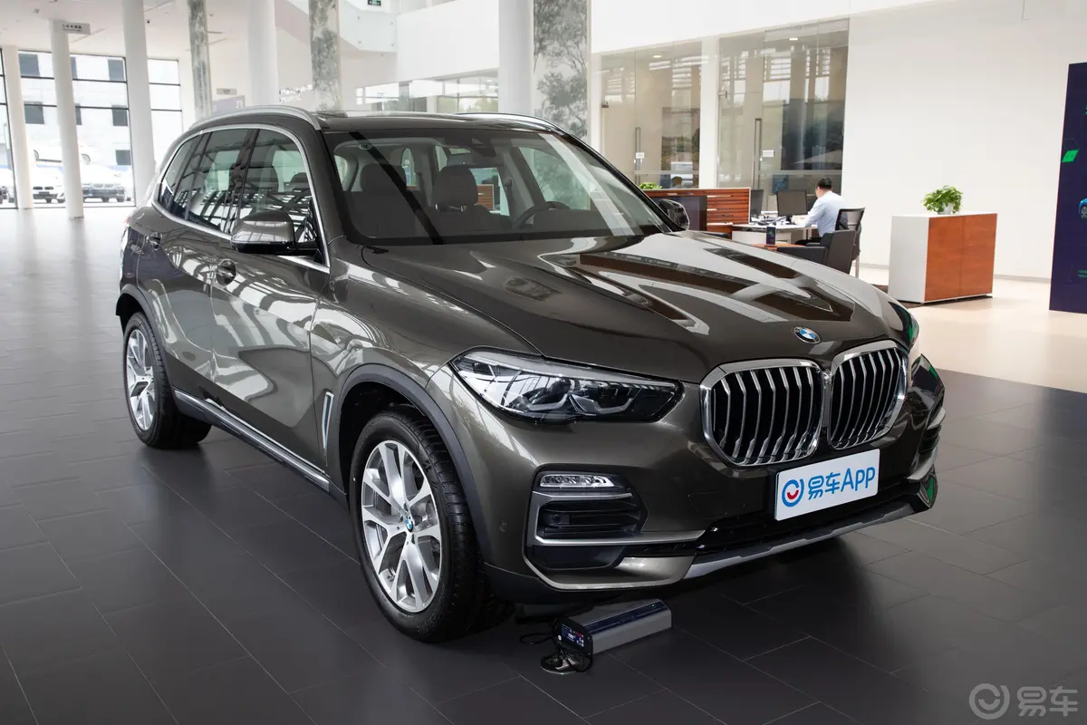 宝马X5(进口)xDrive30i X设计套装外观