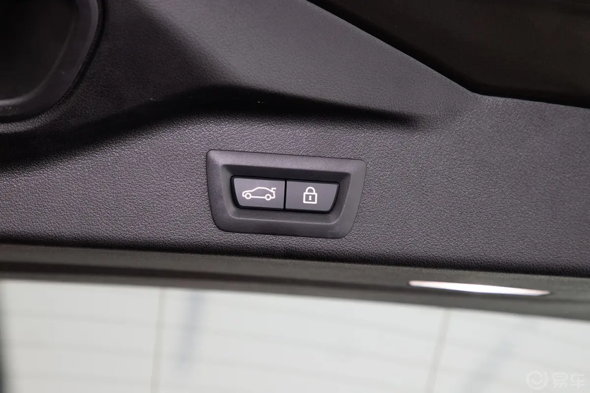 宝马X5(进口)xDrive30i X设计套装空间