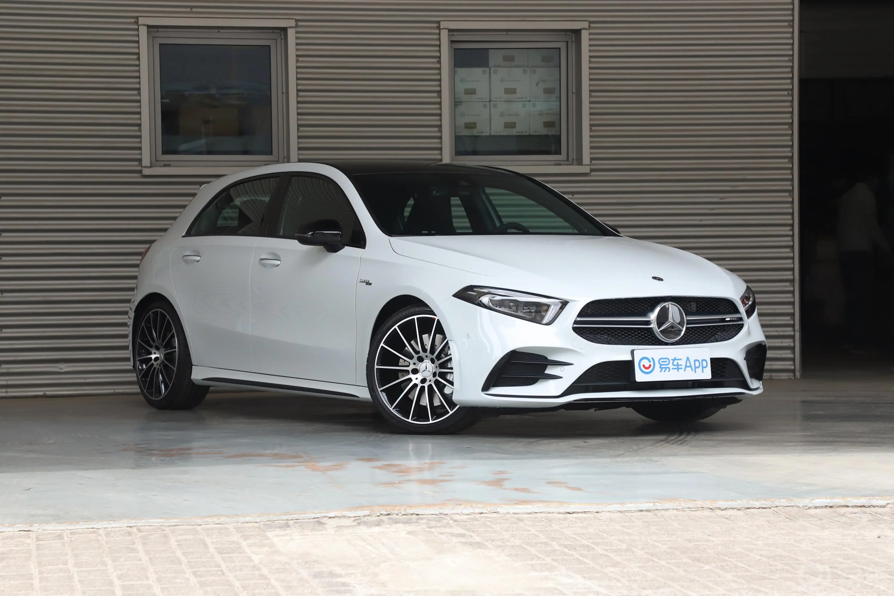 奔驰A级 AMG(进口)AMG A 35 4MATIC 先型特别版外观