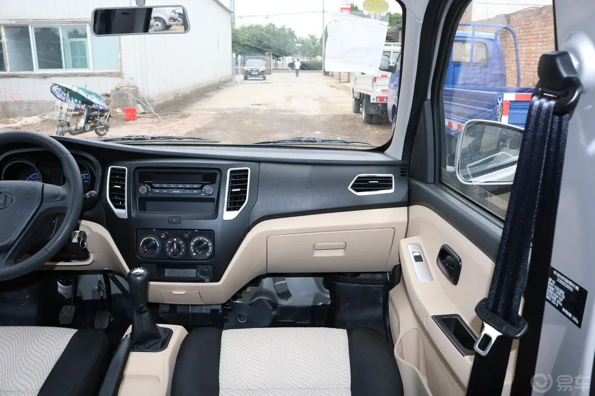 新豹T3载货汽车N1 1.2L 双排单后轮 标准版 SC1031TMS62 汽油 国VI副驾驶位区域