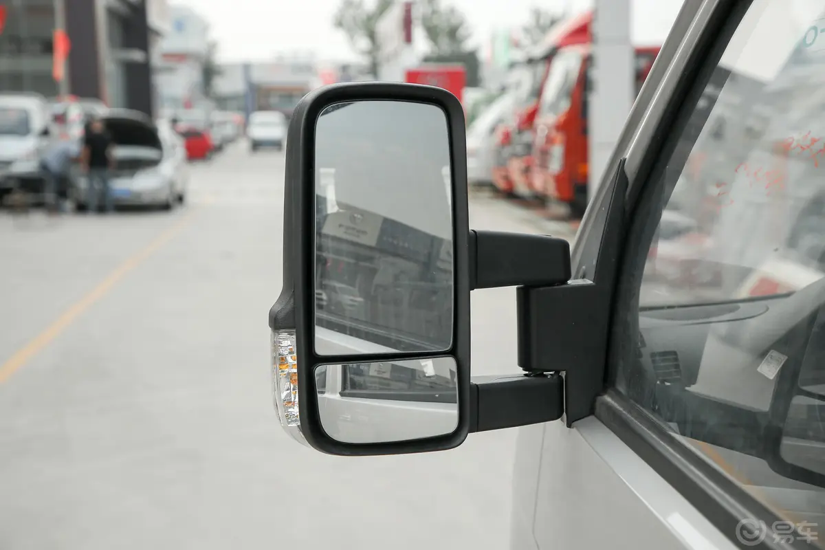 跨越王X5载货汽车N1 1.5L 双排双后轮 舒适版（5.93米） SC1031FRS6A2 汽油 国VI后视镜镜面