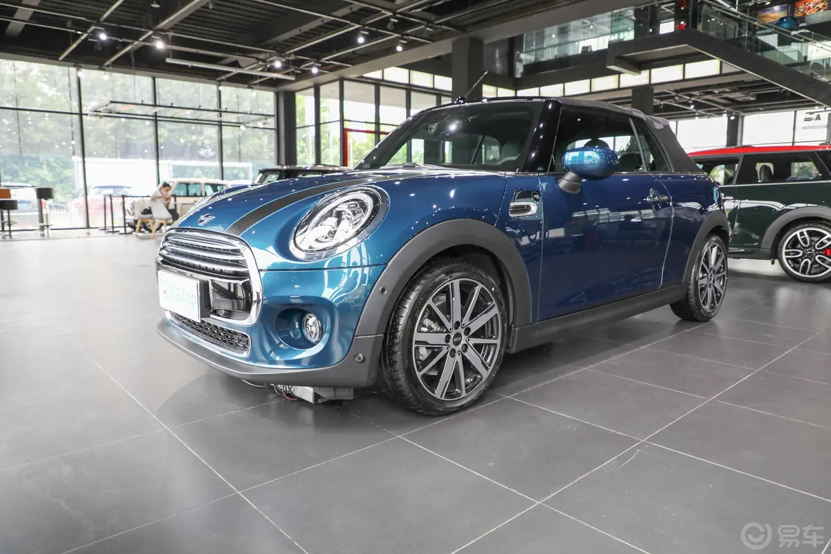 MINI CABRIO1.5T COOPER CABRIO Sidewalk外观