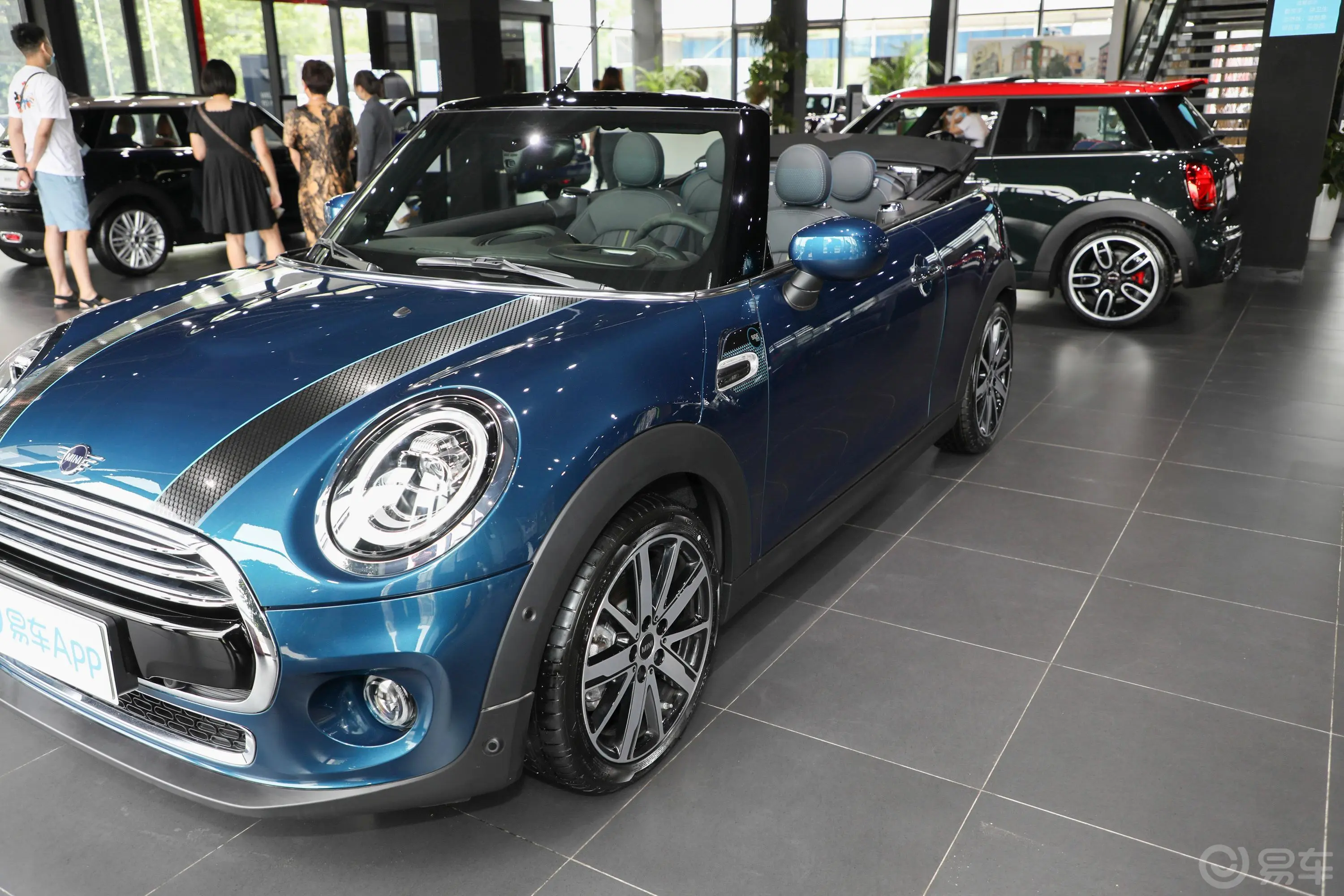 MINI CABRIO1.5T COOPER CABRIO Sidewalk外观