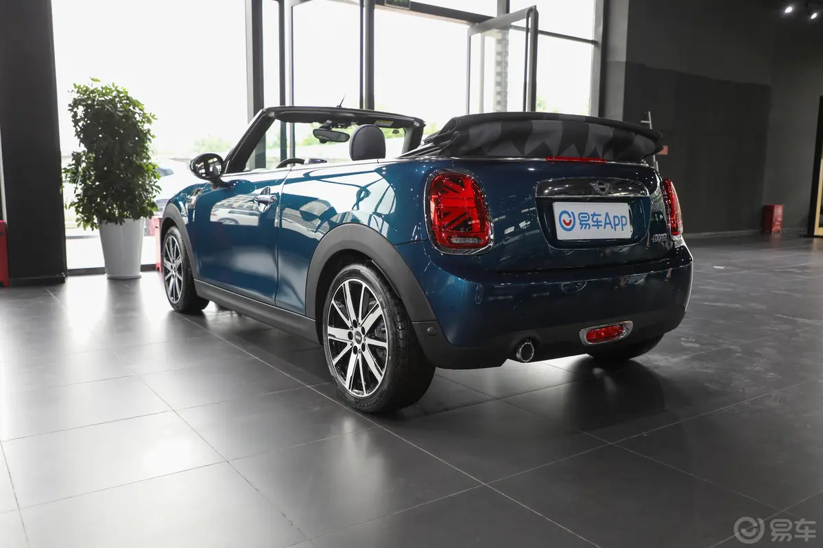 MINI CABRIO1.5T COOPER CABRIO Sidewalk侧后45度车头向左水平