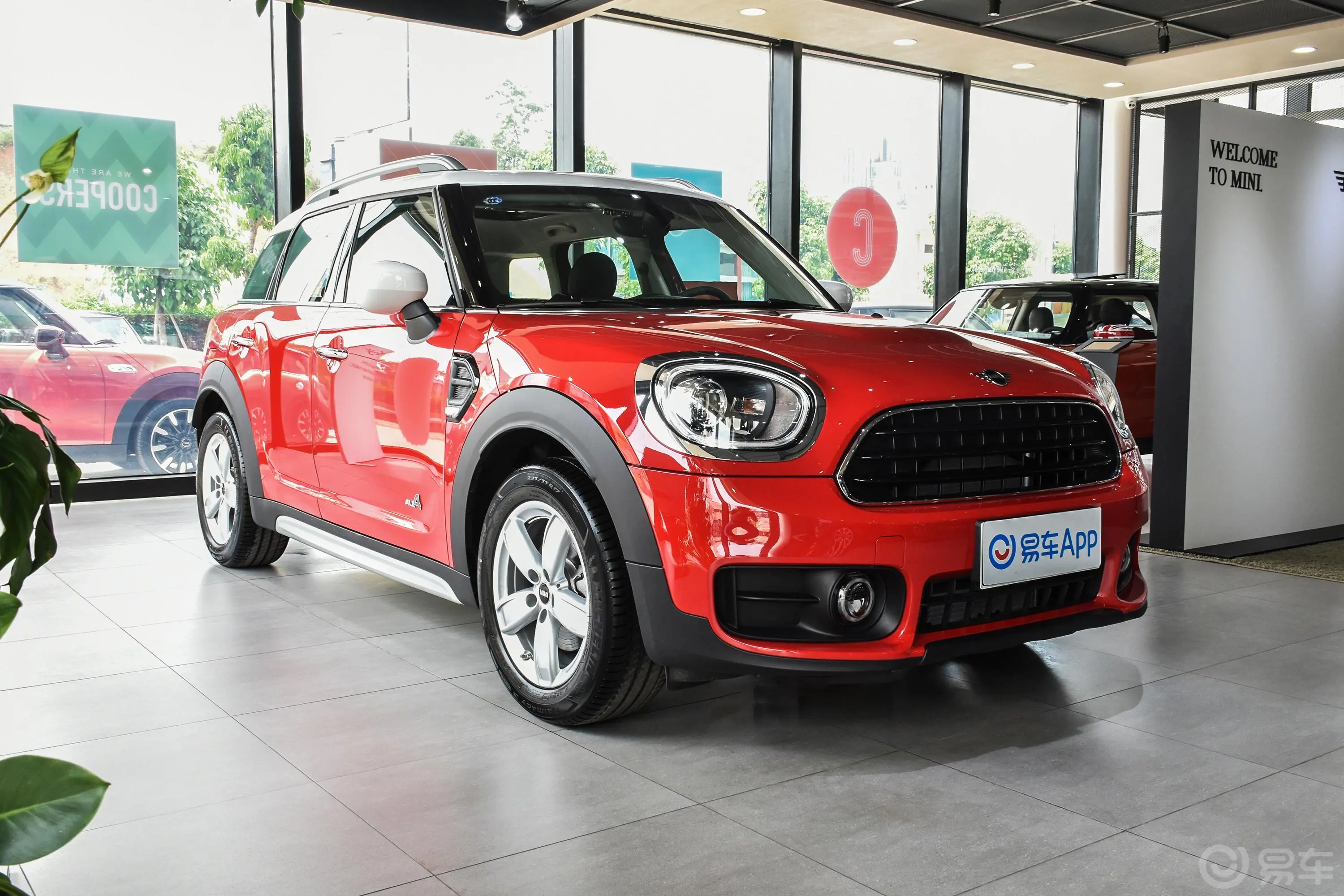 MINI COUNTRYMAN1.5T COOPER ALL4侧前45度车头向右水平