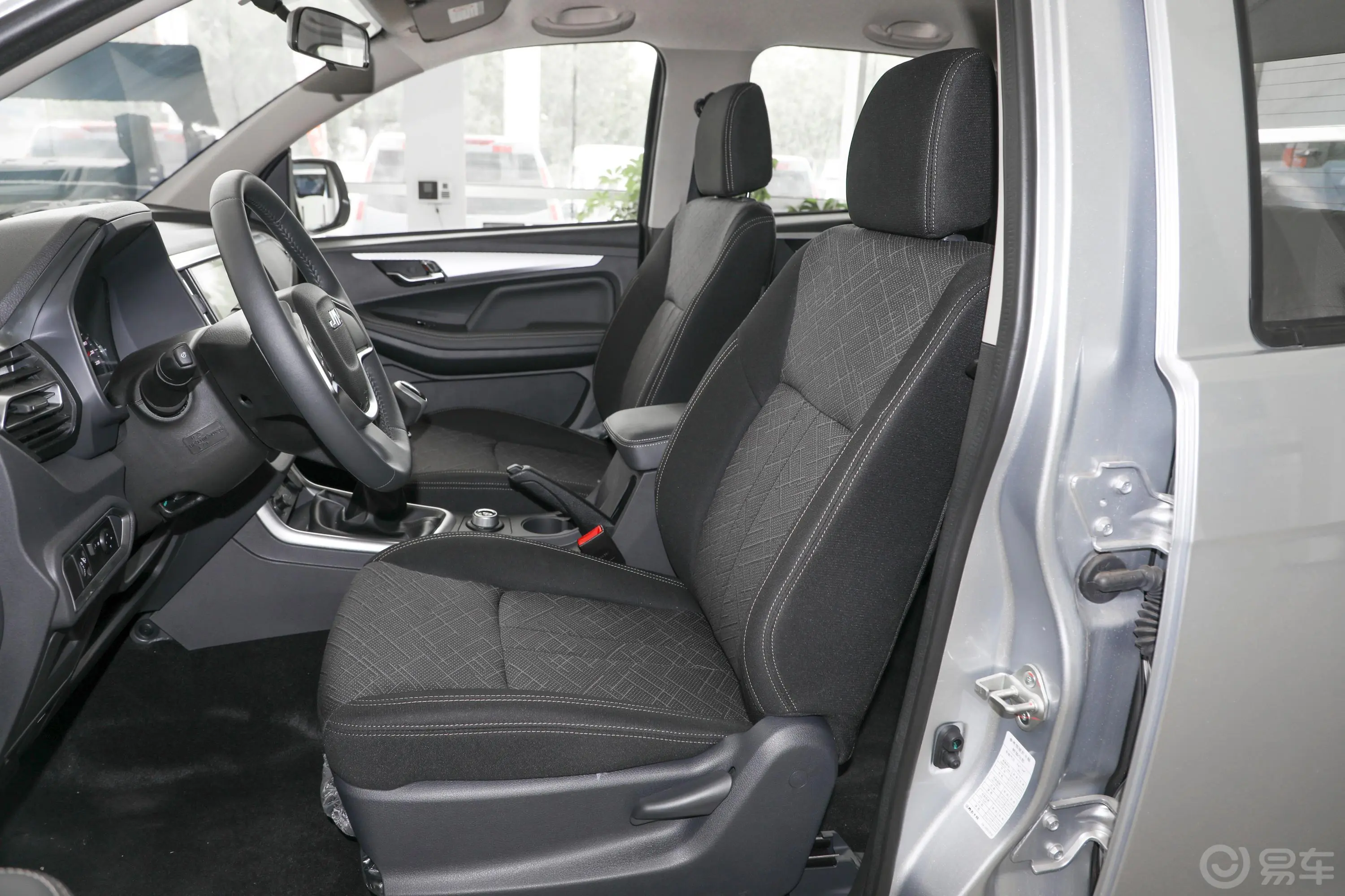 瑞迈S加长版 2.5T 手动 四驱 领航版 柴油 国VI驾驶员座椅