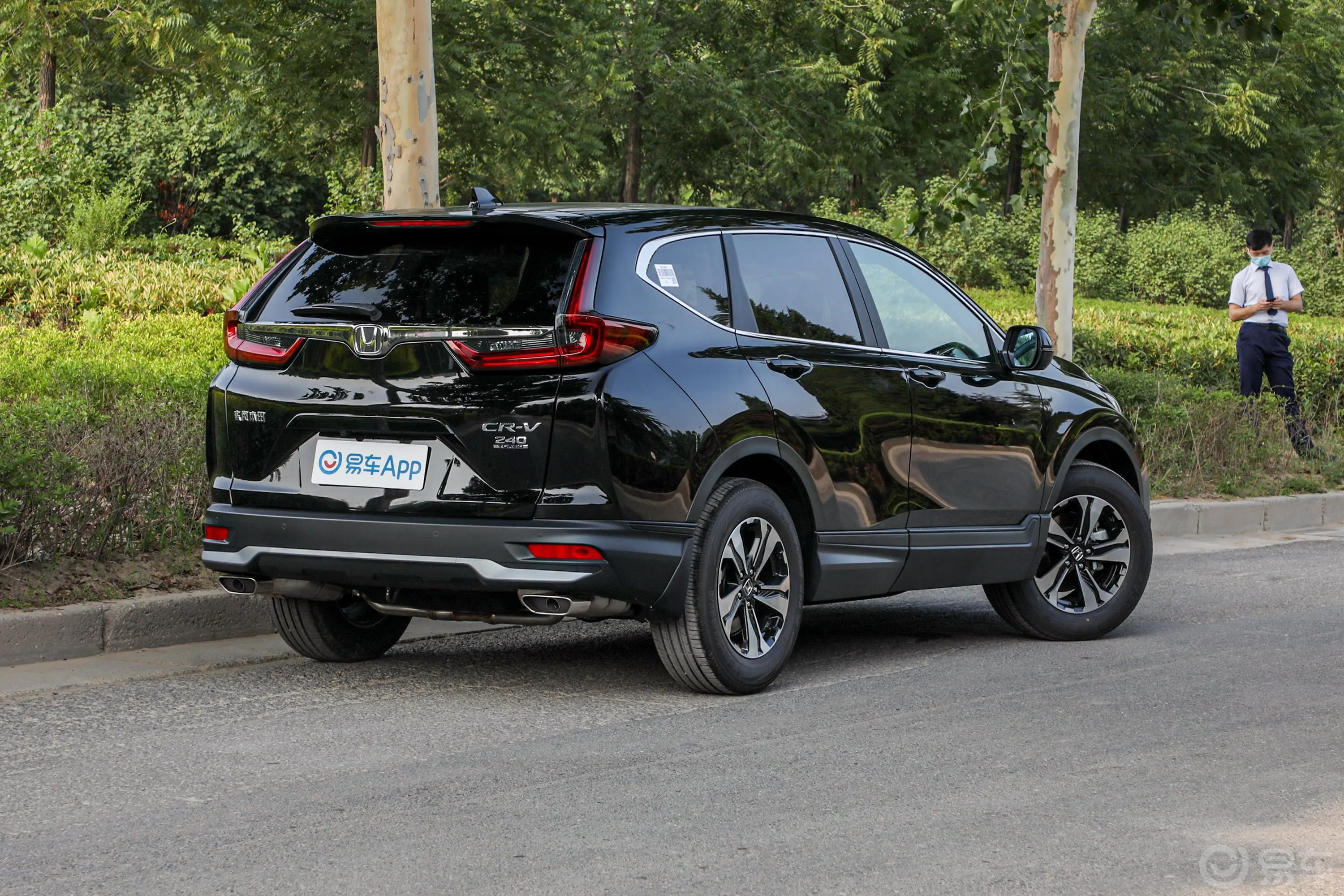 本田CR-V240TURBO CVT 两驱 都市版侧后45度车头向右水平