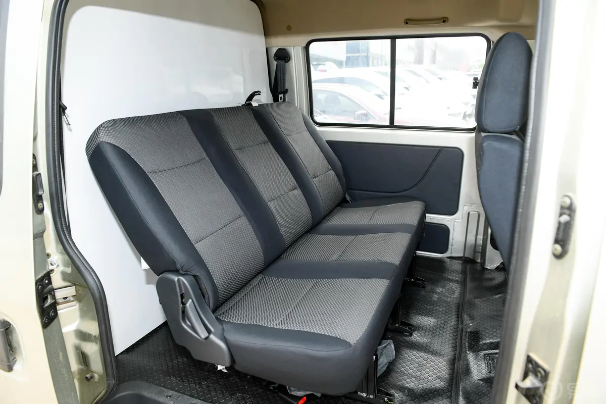 长安之星9厢式运输车 1.5L 手动 标准版 5座 国VI后排座椅