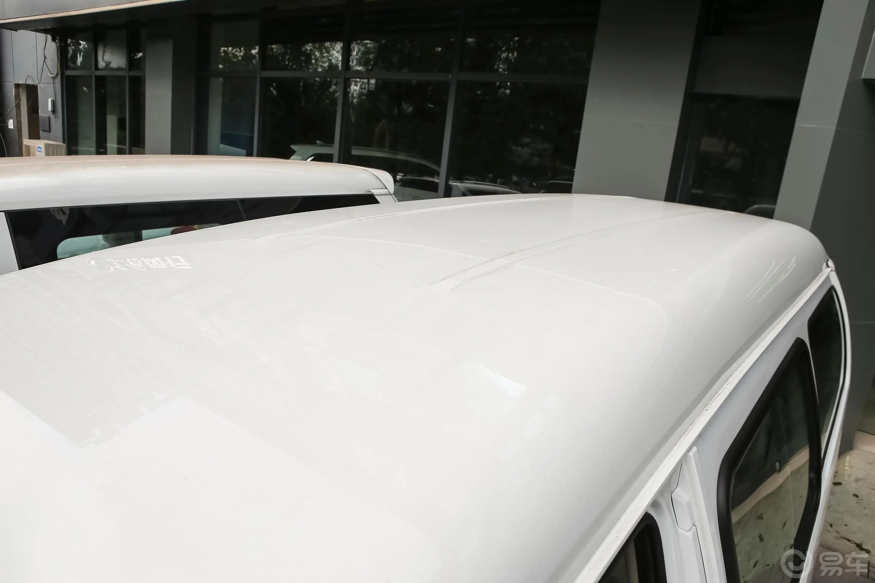 菱智M5 EV长航版 舒适型 9座外观