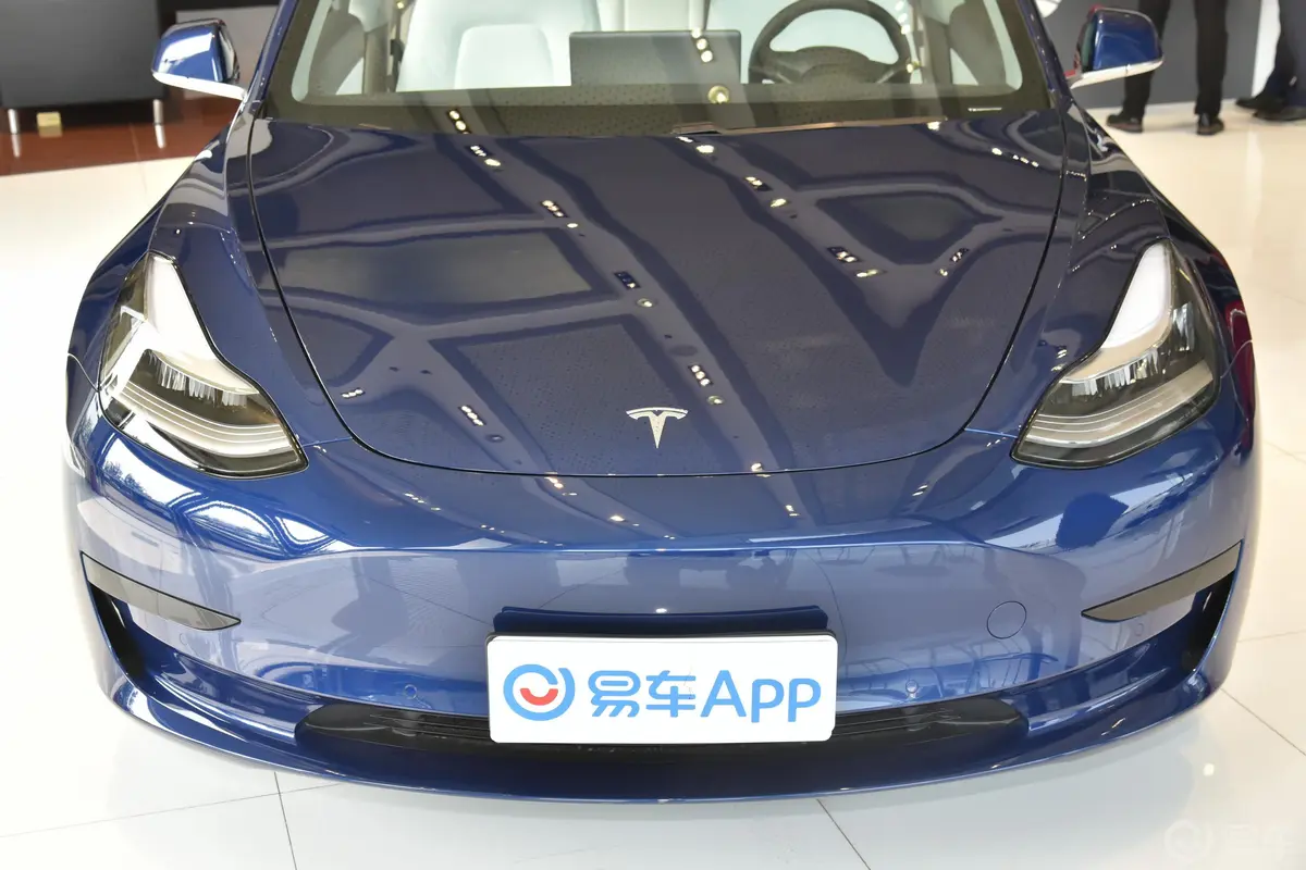 Model 3标准续航后轮驱动升级版外观