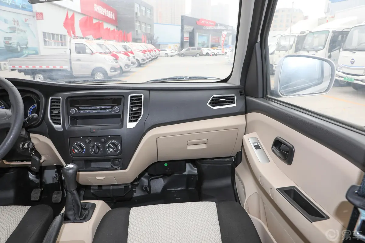 新豹T3载货汽车N1 1.5L 双排单后轮 舒适版 SC1031TMS61 汽油 国VI副驾驶位区域