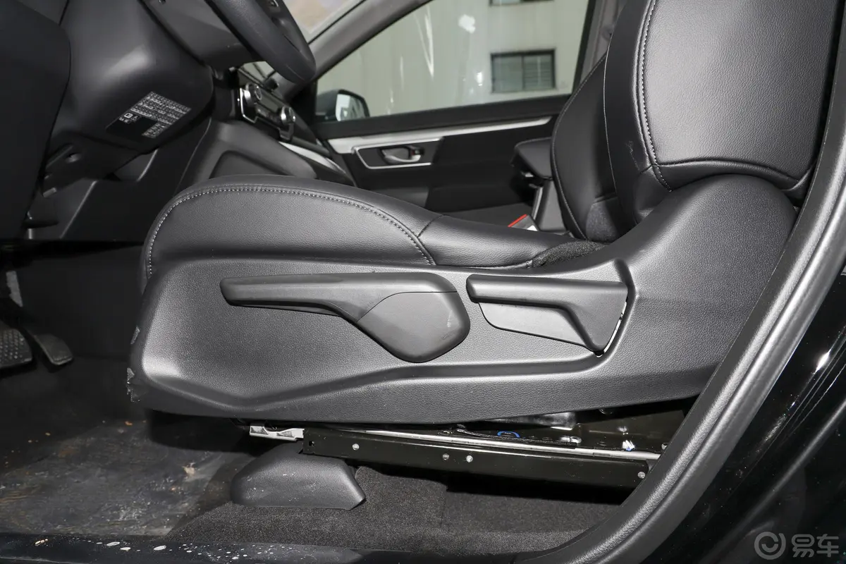 本田CR-V锐·混动 2.0L 两驱 净速版主驾座椅调节