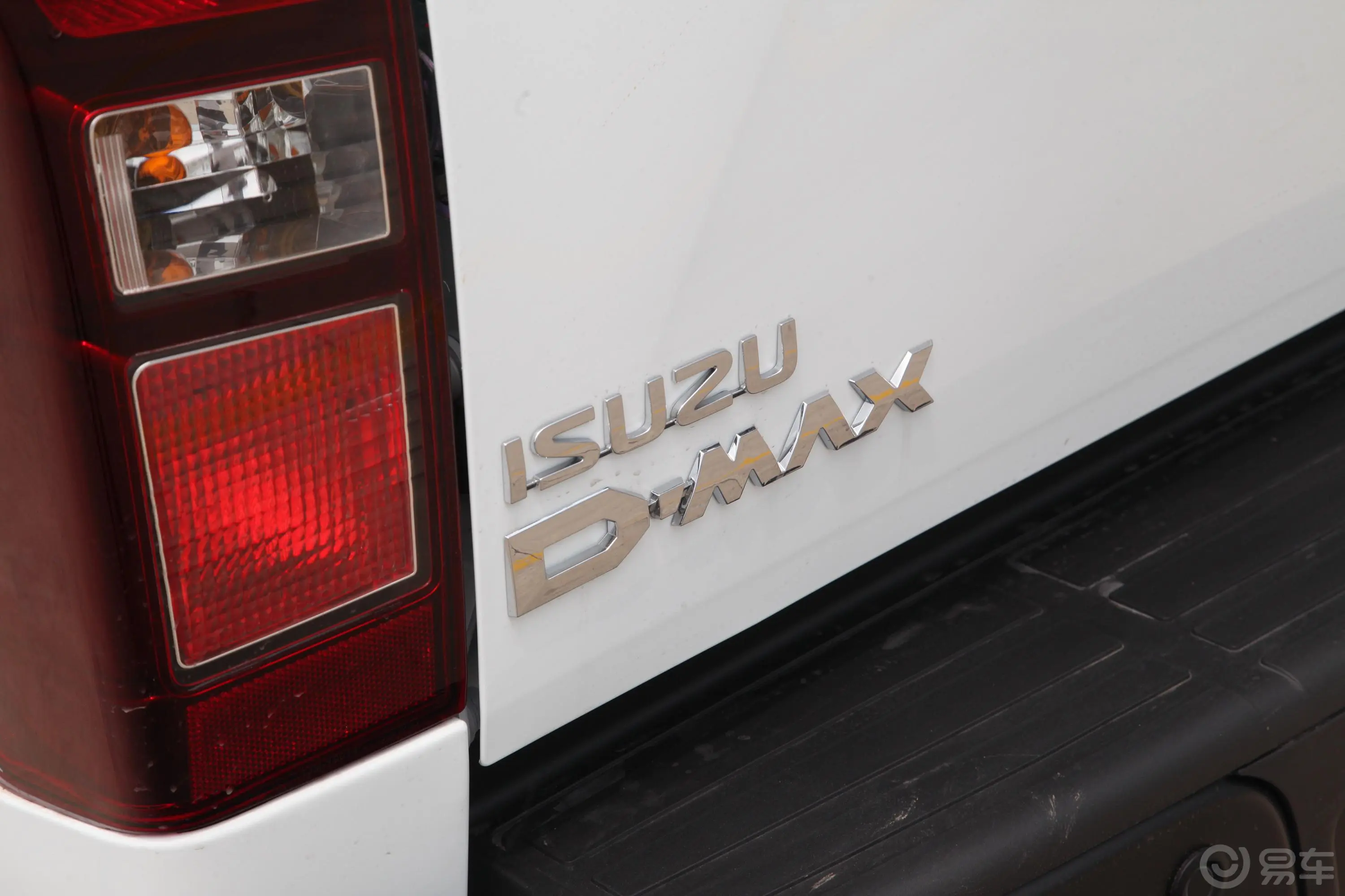 D-MAX1.9T 手自一体 四驱 舒享型 国VI外观