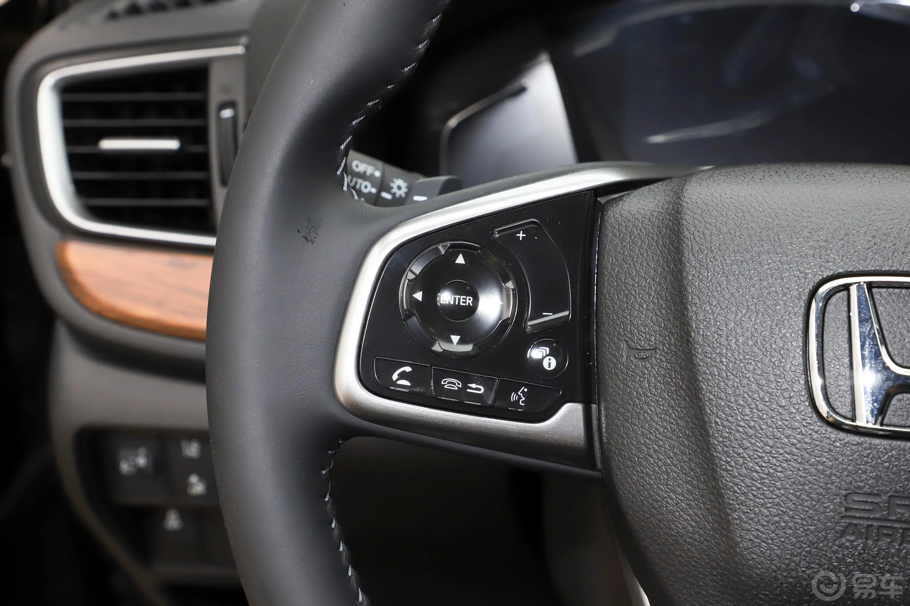 本田CR-V锐·混动 2.0L 两驱 净驰版左侧方向盘功能按键