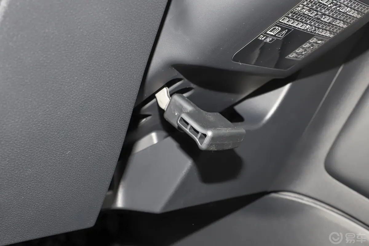 本田CR-V锐·混动 2.0L 两驱 净驰版方向盘调节