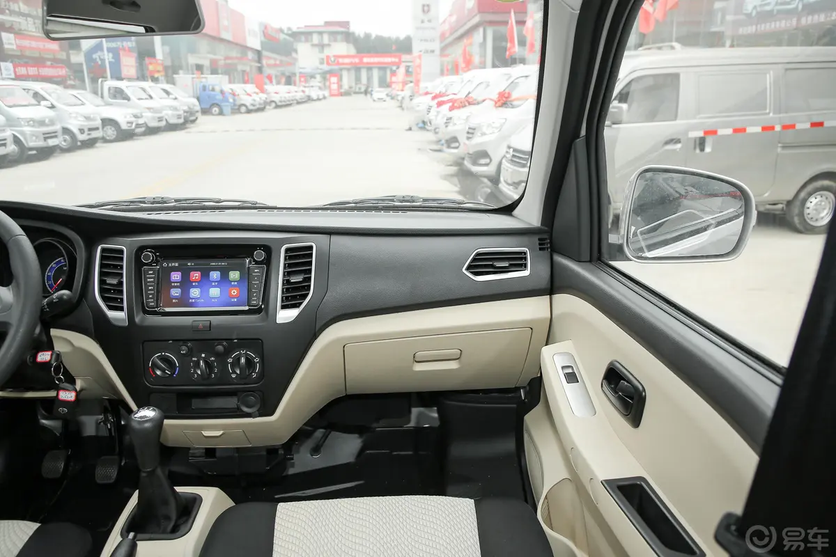 新豹T3载货汽车N1 1.2L 双排单后轮 舒适版(5.285米)SC1031TFS6B1 汽油 国Ⅵ副驾驶位区域