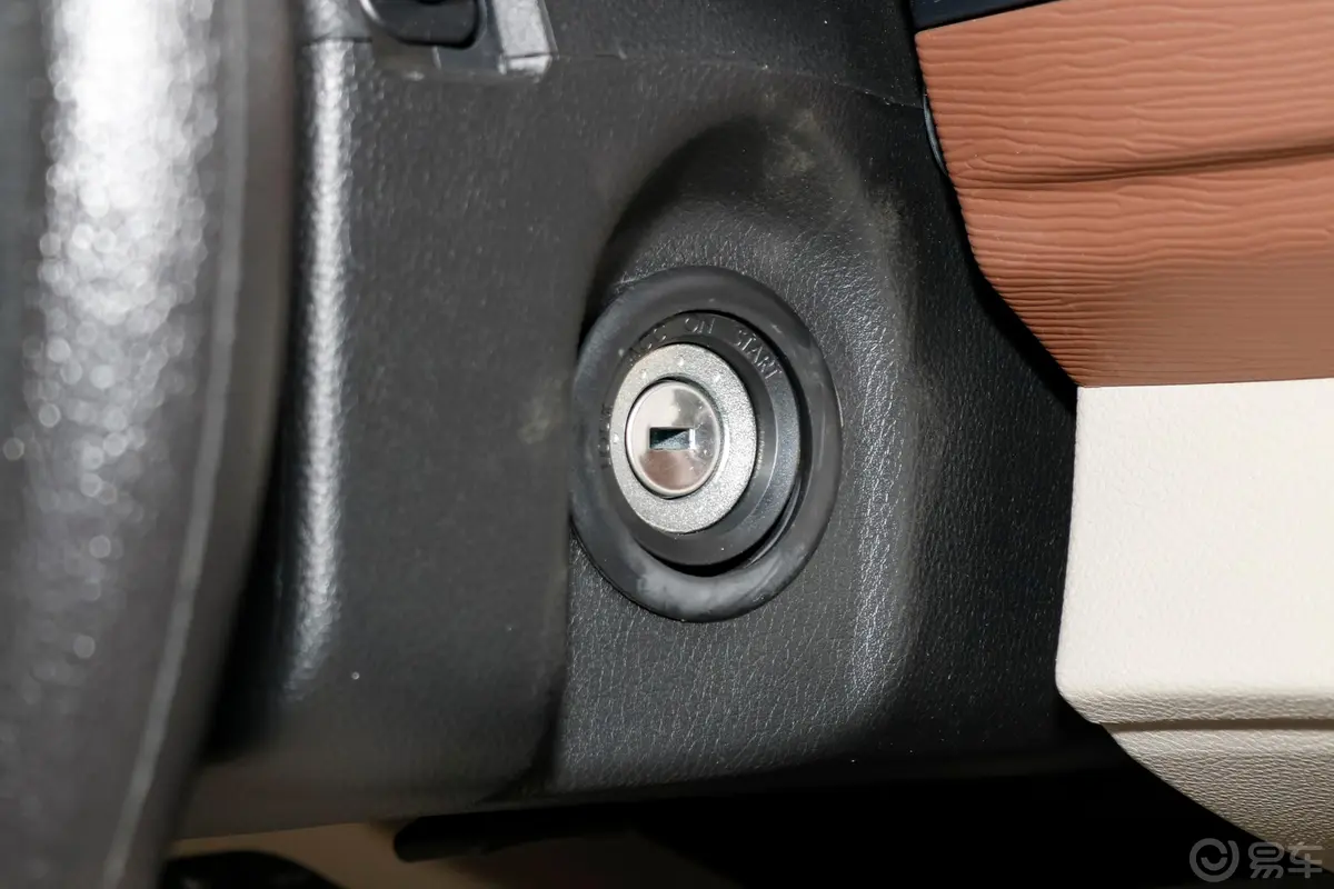菱智M5 EV长航版 舒适型 5座钥匙孔或一键启动按键